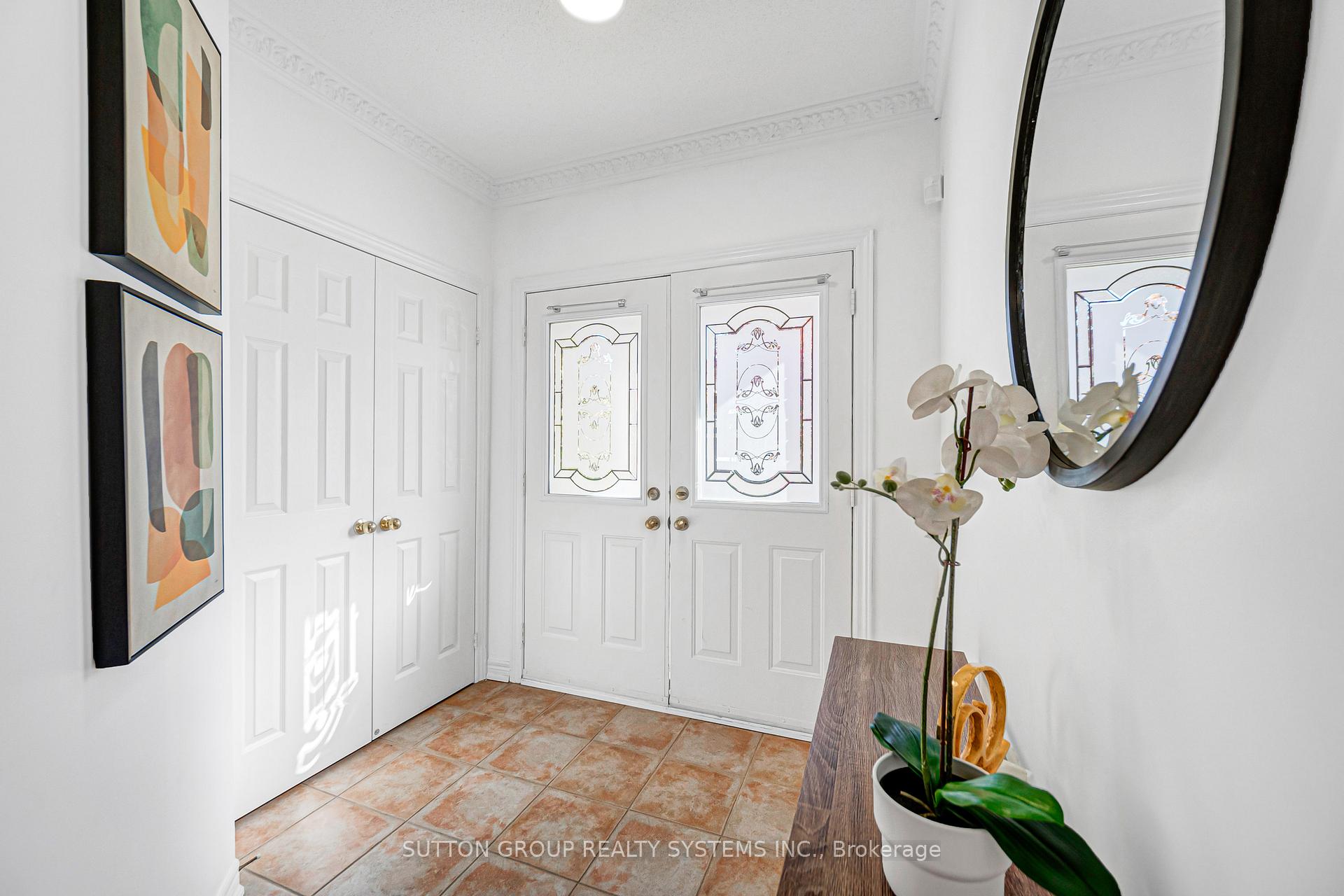 Photo 4 of 48 Landsdown Crescent, Markham, Rural Markham — HOMEH