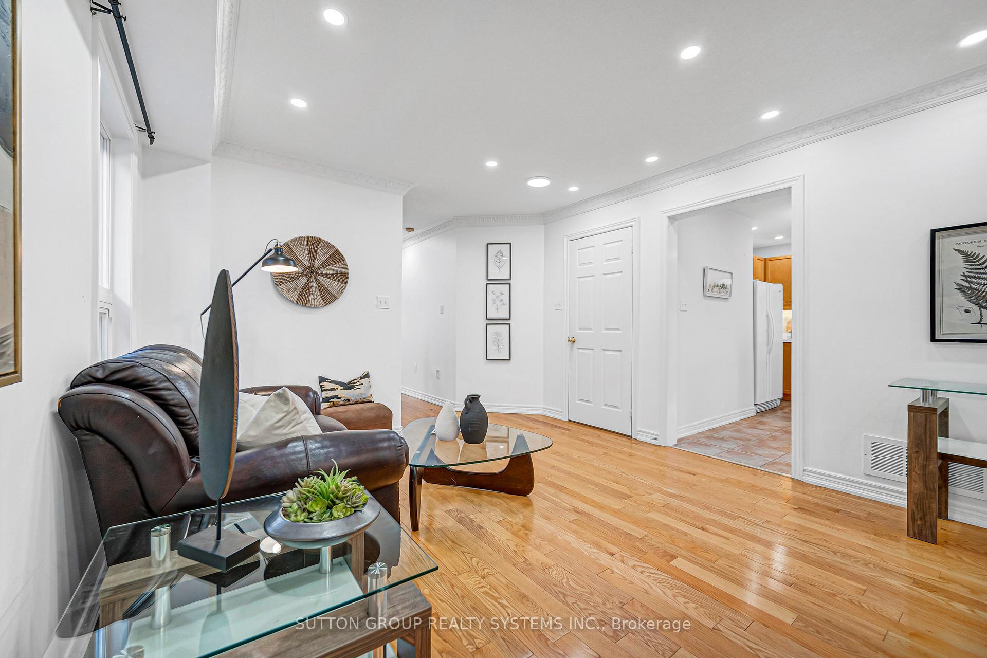 Photo 9 of 48 Landsdown Crescent, Markham, Rural Markham — HOMEH