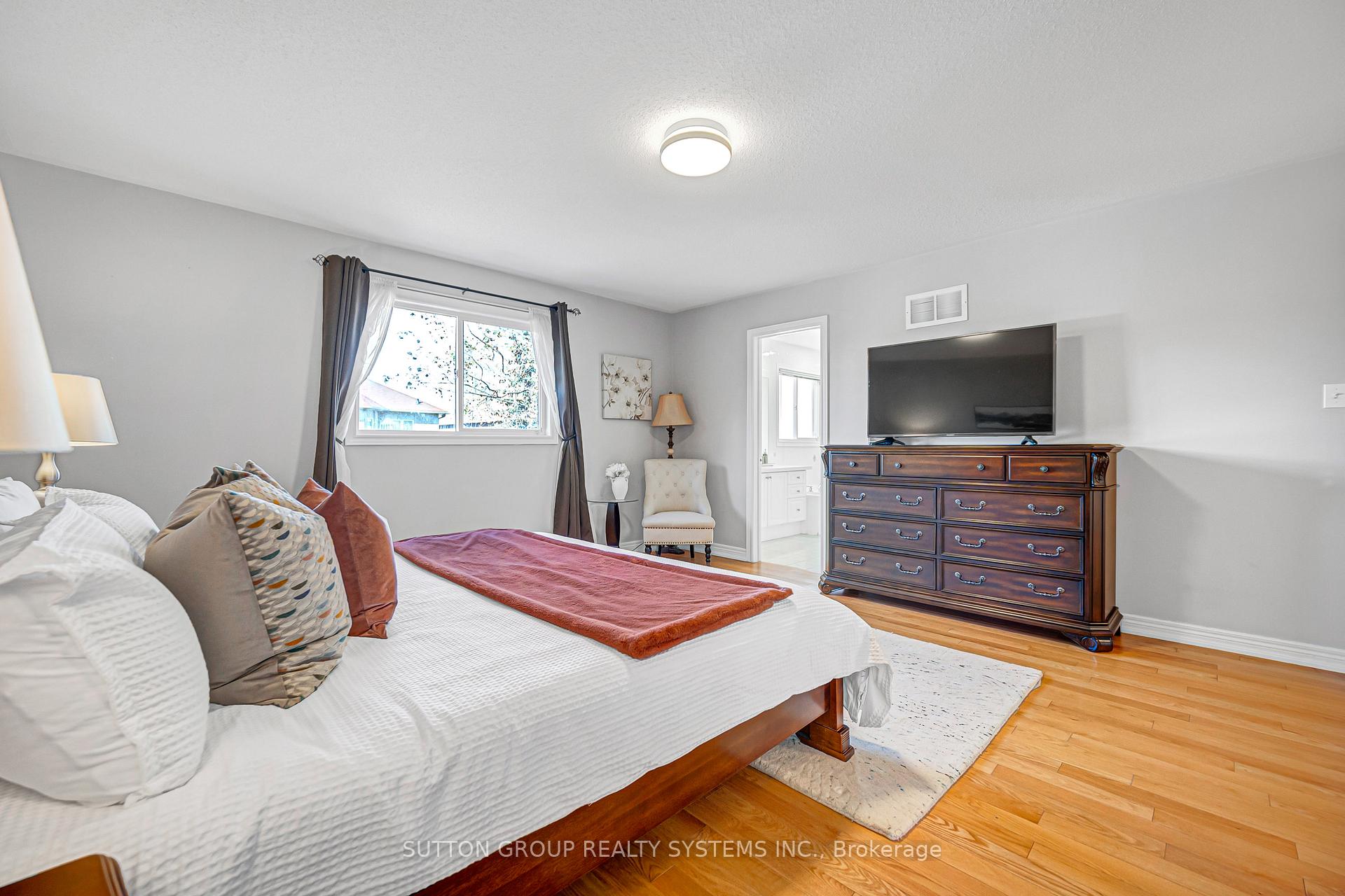 Photo 29 of 48 Landsdown Crescent, Markham, Rural Markham — HOMEH