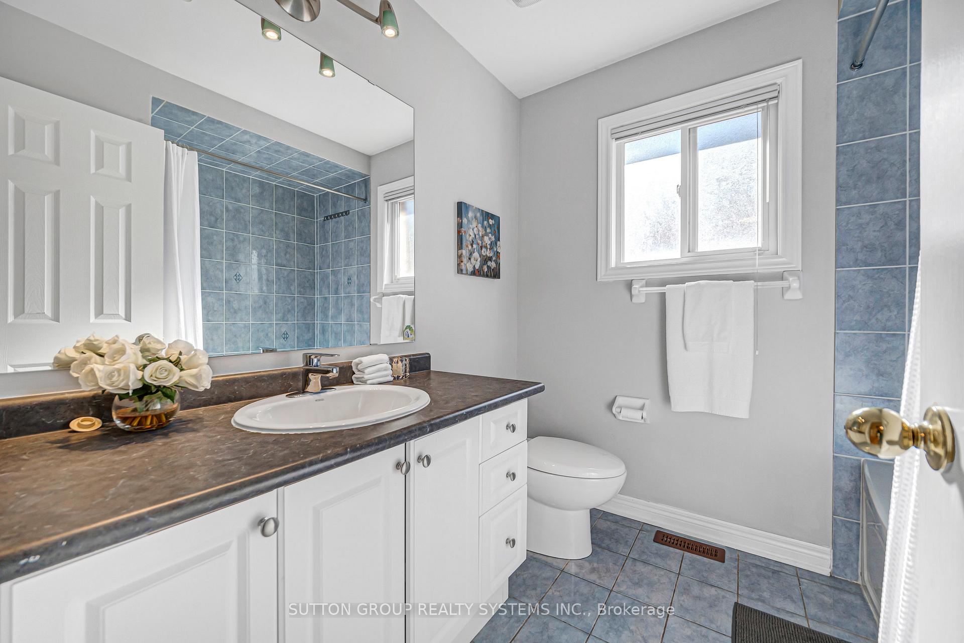 Photo 40 of 48 Landsdown Crescent, Markham, Rural Markham — HOMEH