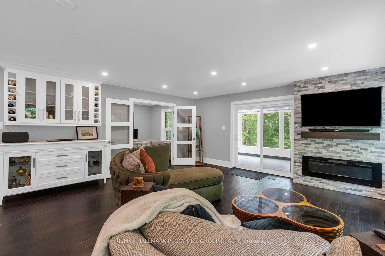 Photo 7 of 1814 Quantz Crescent, Innisfil, Rural Innisfil — HOMEH