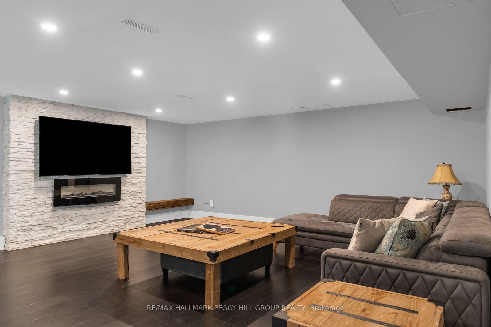Photo 21 of 1814 Quantz Crescent, Innisfil, Rural Innisfil — HOMEH
