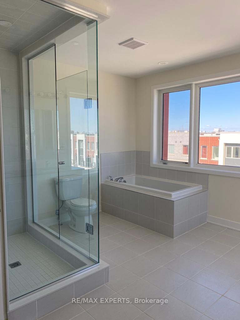 Photo 12 of 54 William Duncan Road, North York, Downsview-Roding-CFB — HOMEH