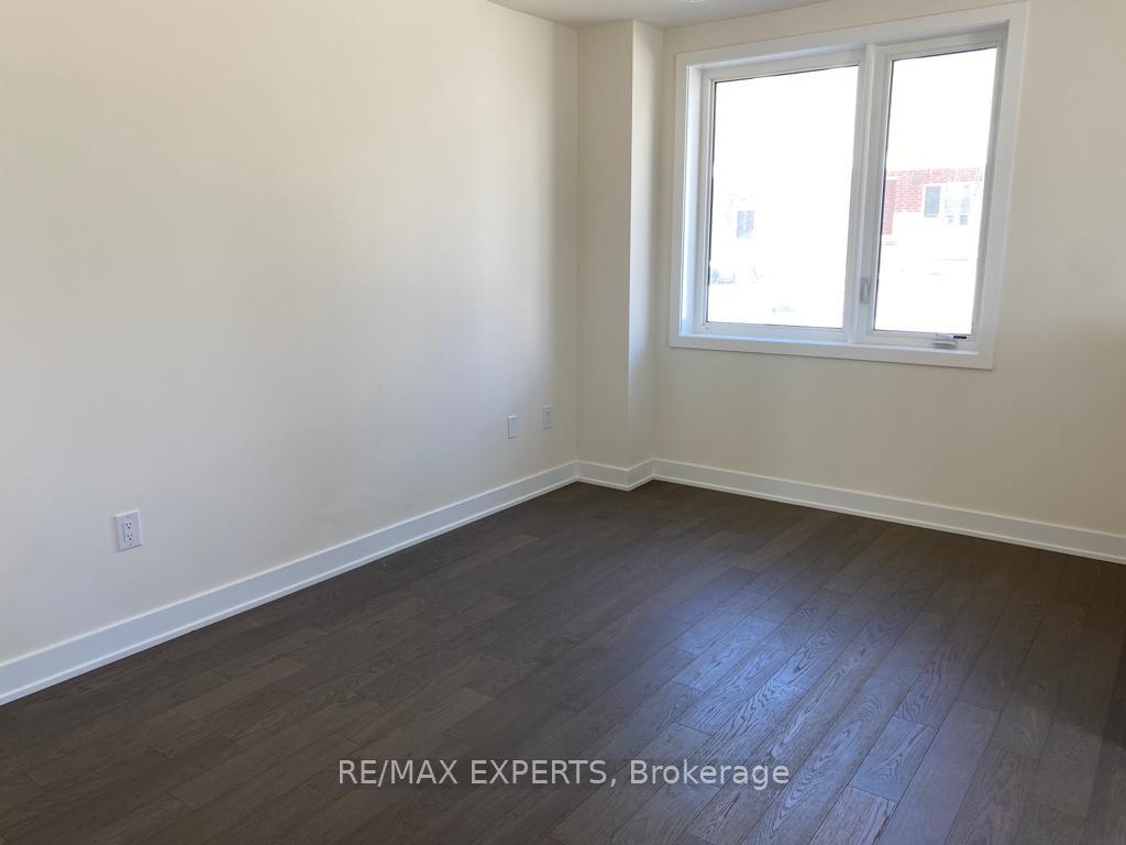 Photo 14 of 54 William Duncan Road, North York, Downsview-Roding-CFB — HOMEH