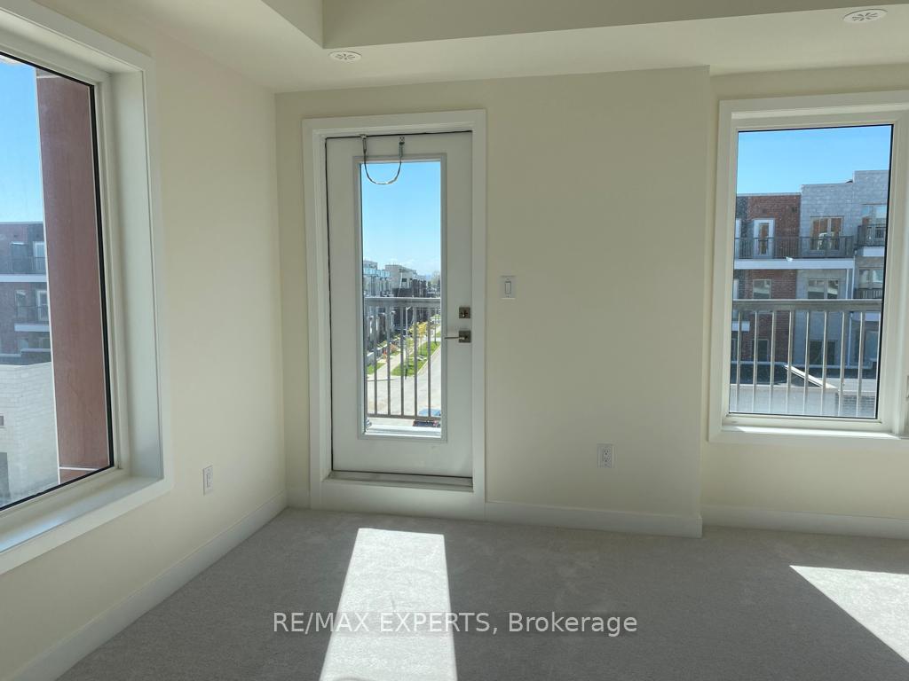 Photo 16 of 54 William Duncan Road, North York, Downsview-Roding-CFB — HOMEH