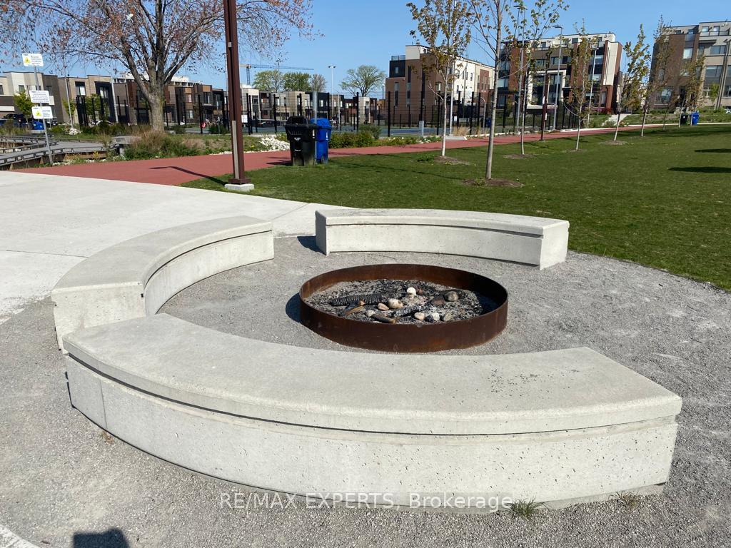 Photo 22 of 54 William Duncan Road, North York, Downsview-Roding-CFB — HOMEH