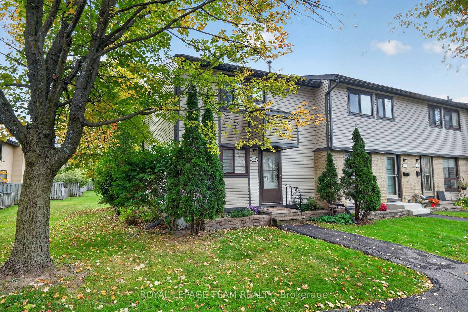 Photo of 7866 Jeanne D'arc Boulevard