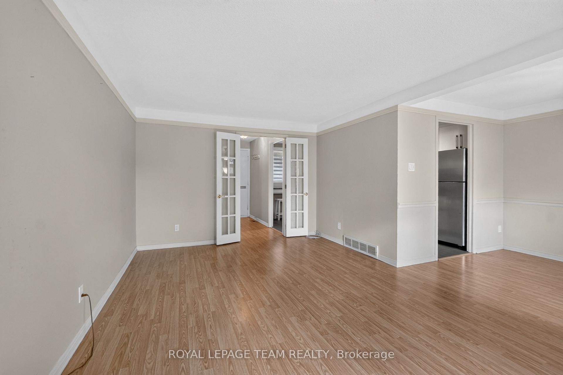 Photo 8 of 7866 Jeanne D'arc Boulevard, Ottawa, Convent Glen North — HOMEH