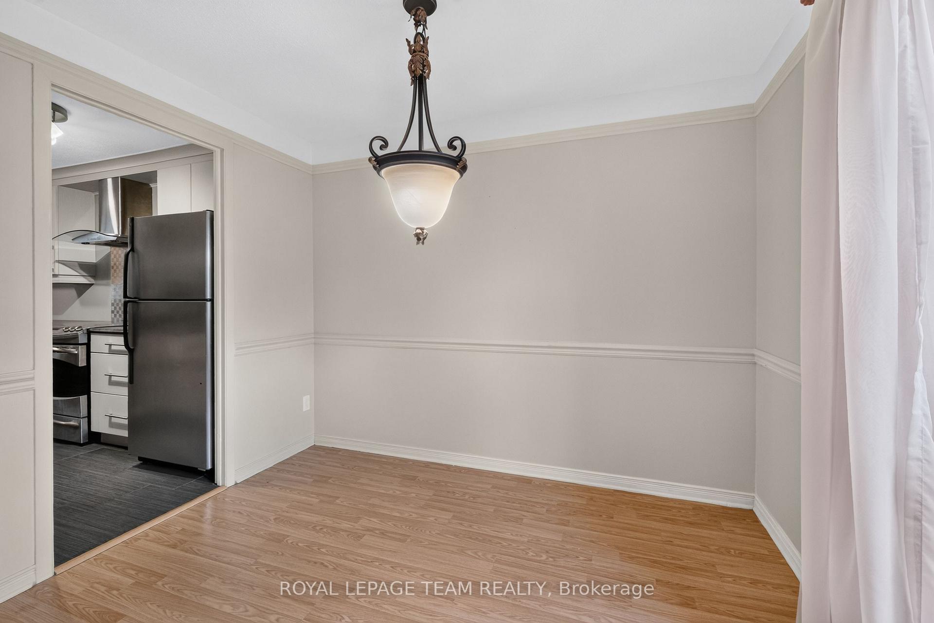 Photo 12 of 7866 Jeanne D'arc Boulevard, Ottawa, Convent Glen North — HOMEH