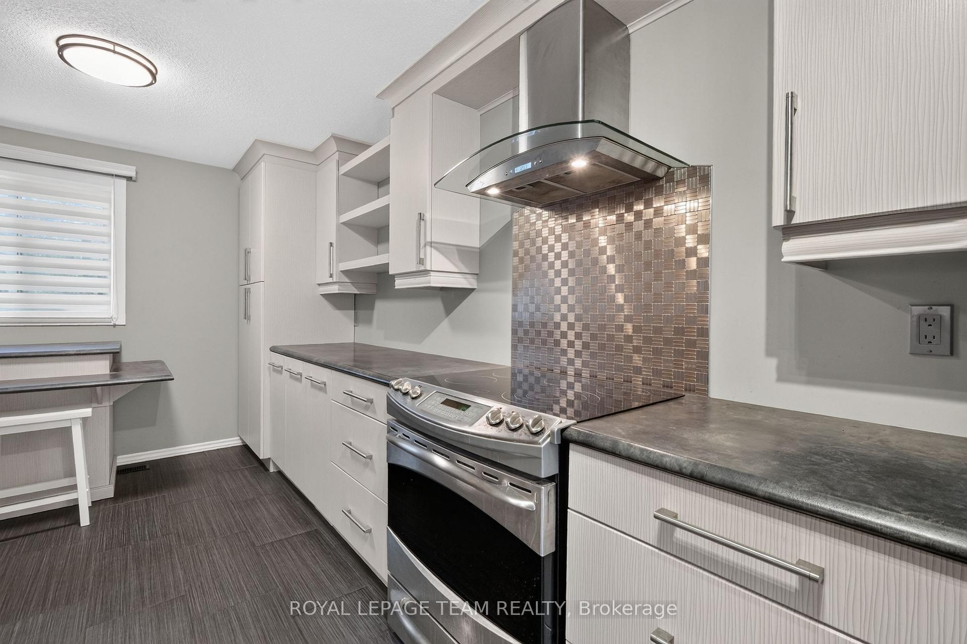 Photo 20 of 7866 Jeanne D'arc Boulevard, Ottawa, Convent Glen North — HOMEH
