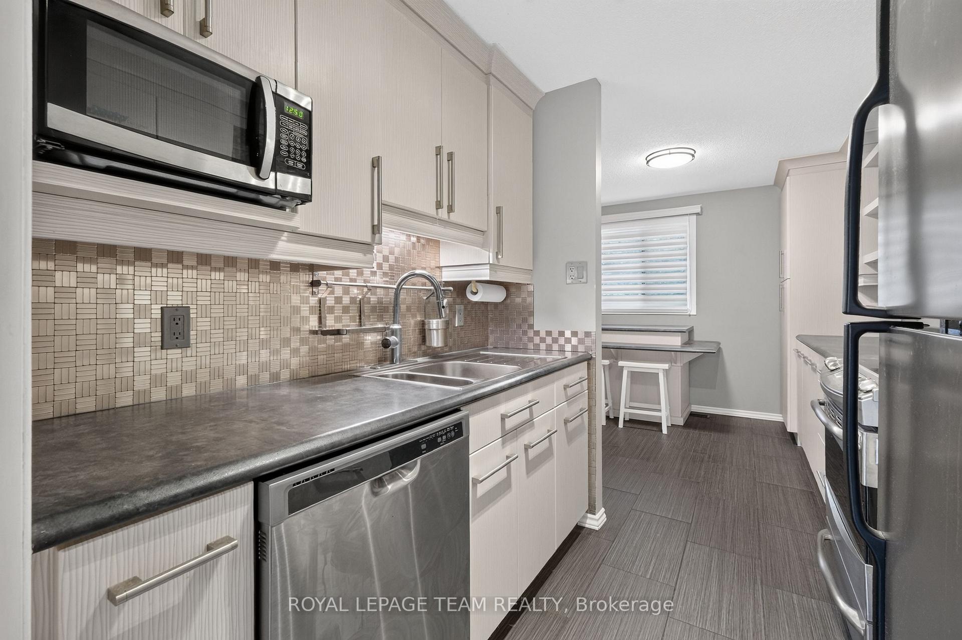 Photo 23 of 7866 Jeanne D'arc Boulevard, Ottawa, Convent Glen North — HOMEH