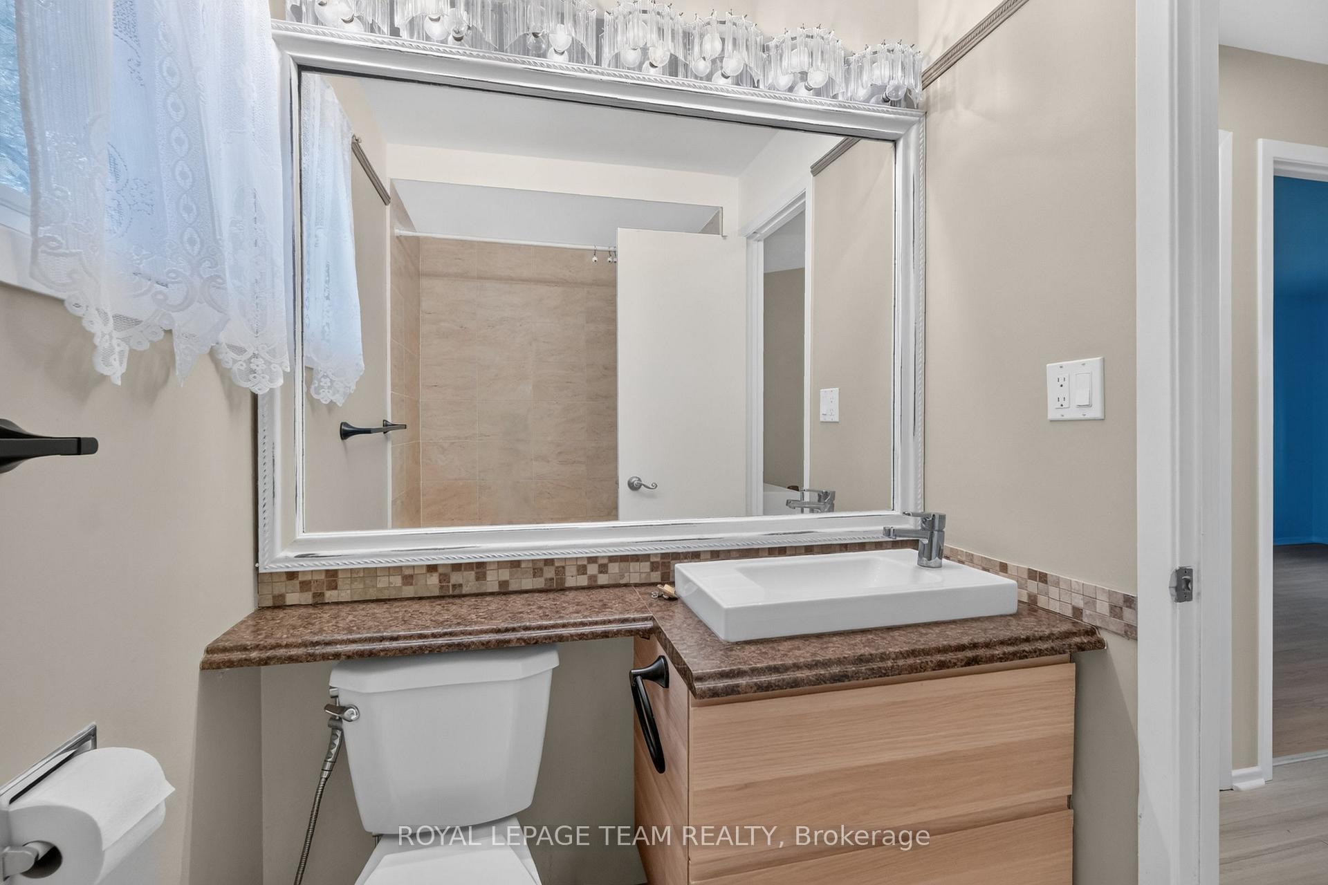 Photo 32 of 7866 Jeanne D'arc Boulevard, Ottawa, Convent Glen North — HOMEH