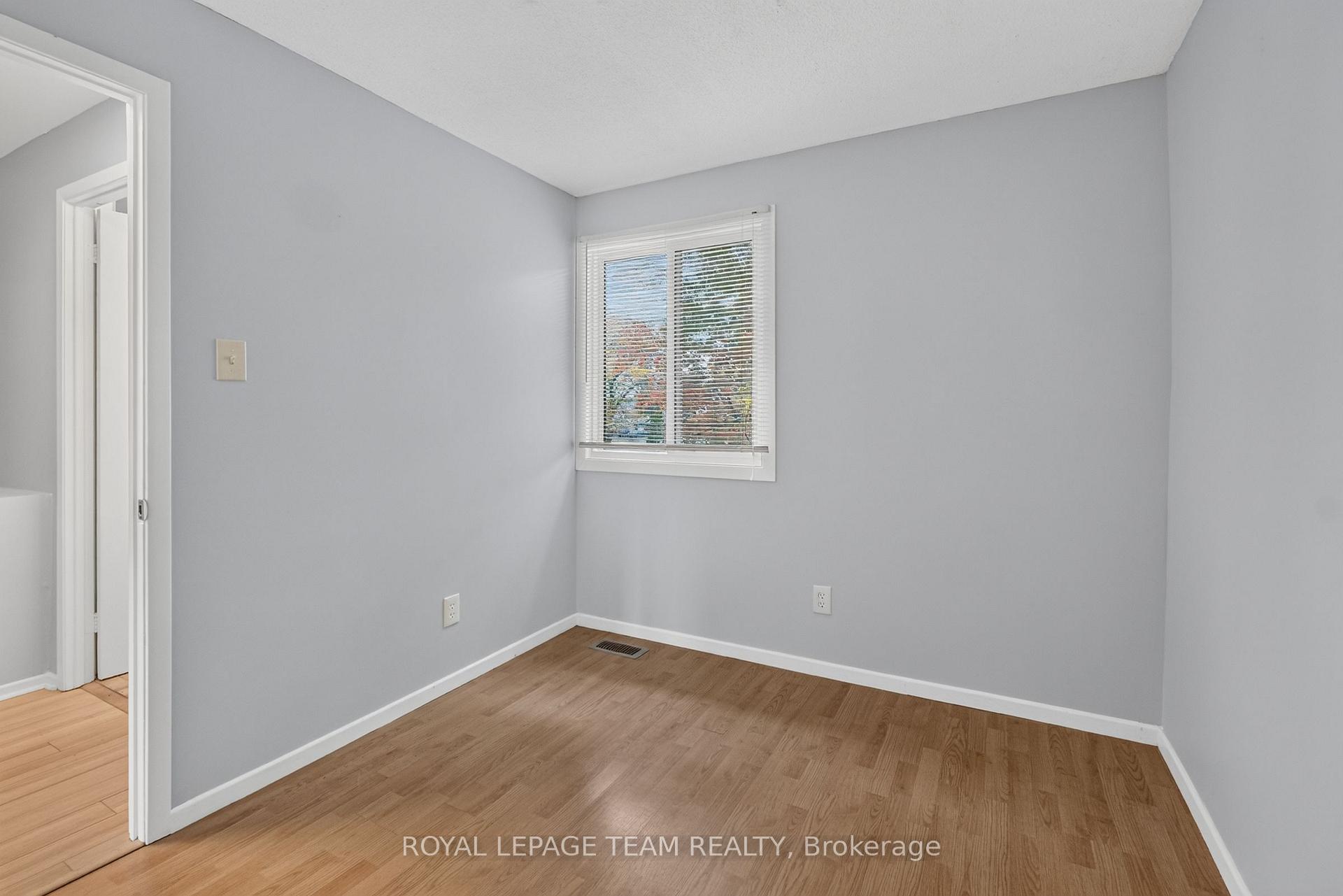 Photo 37 of 7866 Jeanne D'arc Boulevard, Ottawa, Convent Glen North — HOMEH