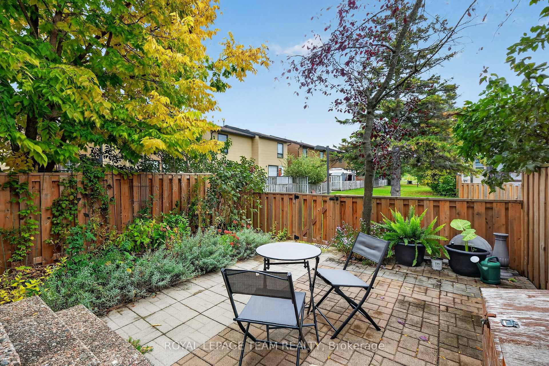 Photo 46 of 7866 Jeanne D'arc Boulevard, Ottawa, Convent Glen North — HOMEH