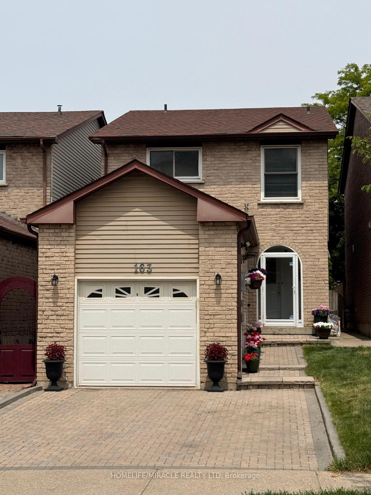 Photo of 163 Mabley Crescent