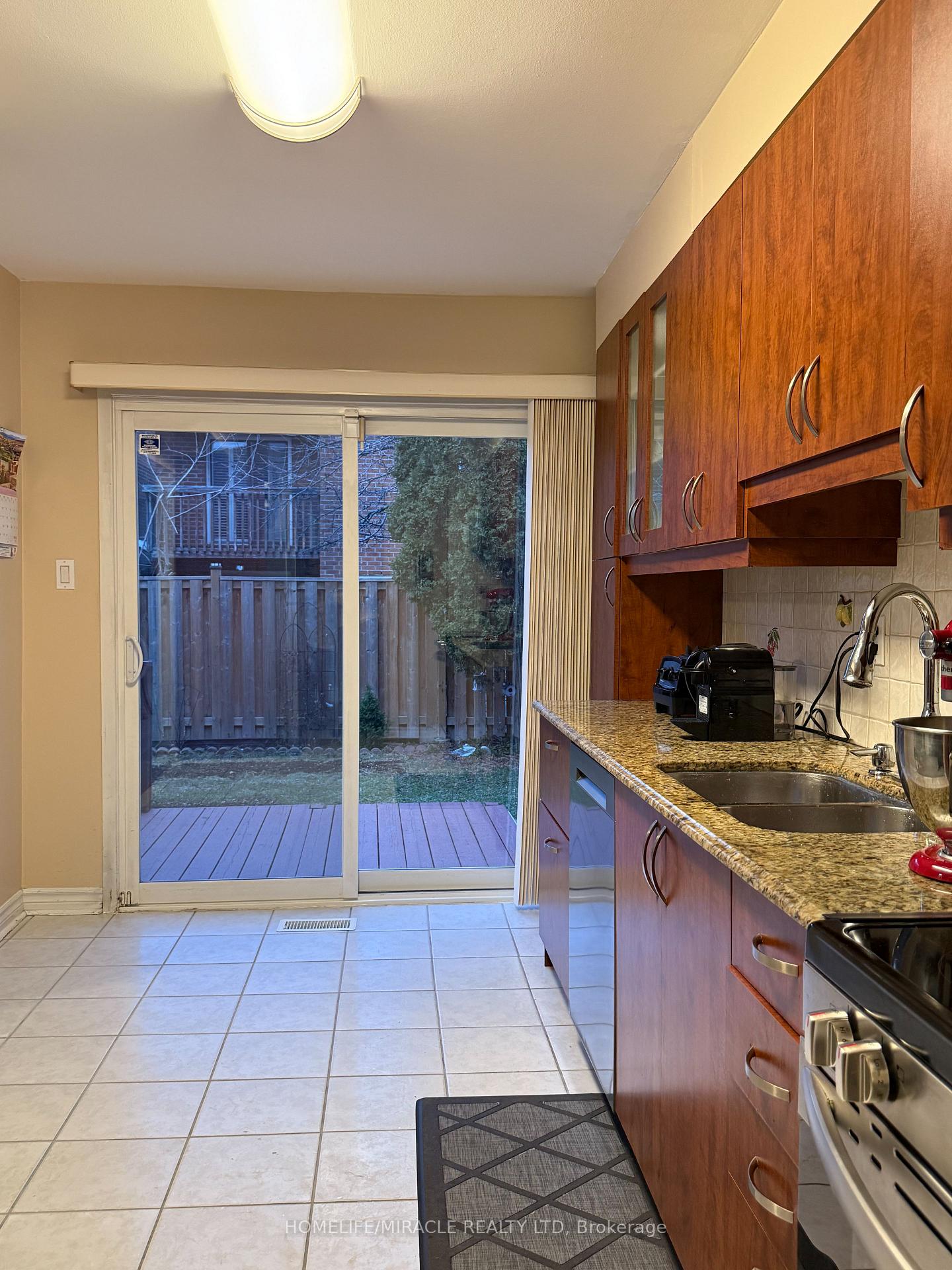Photo 6 of 163 Mabley Crescent, Vaughan, Lakeview Estates — HOMEH