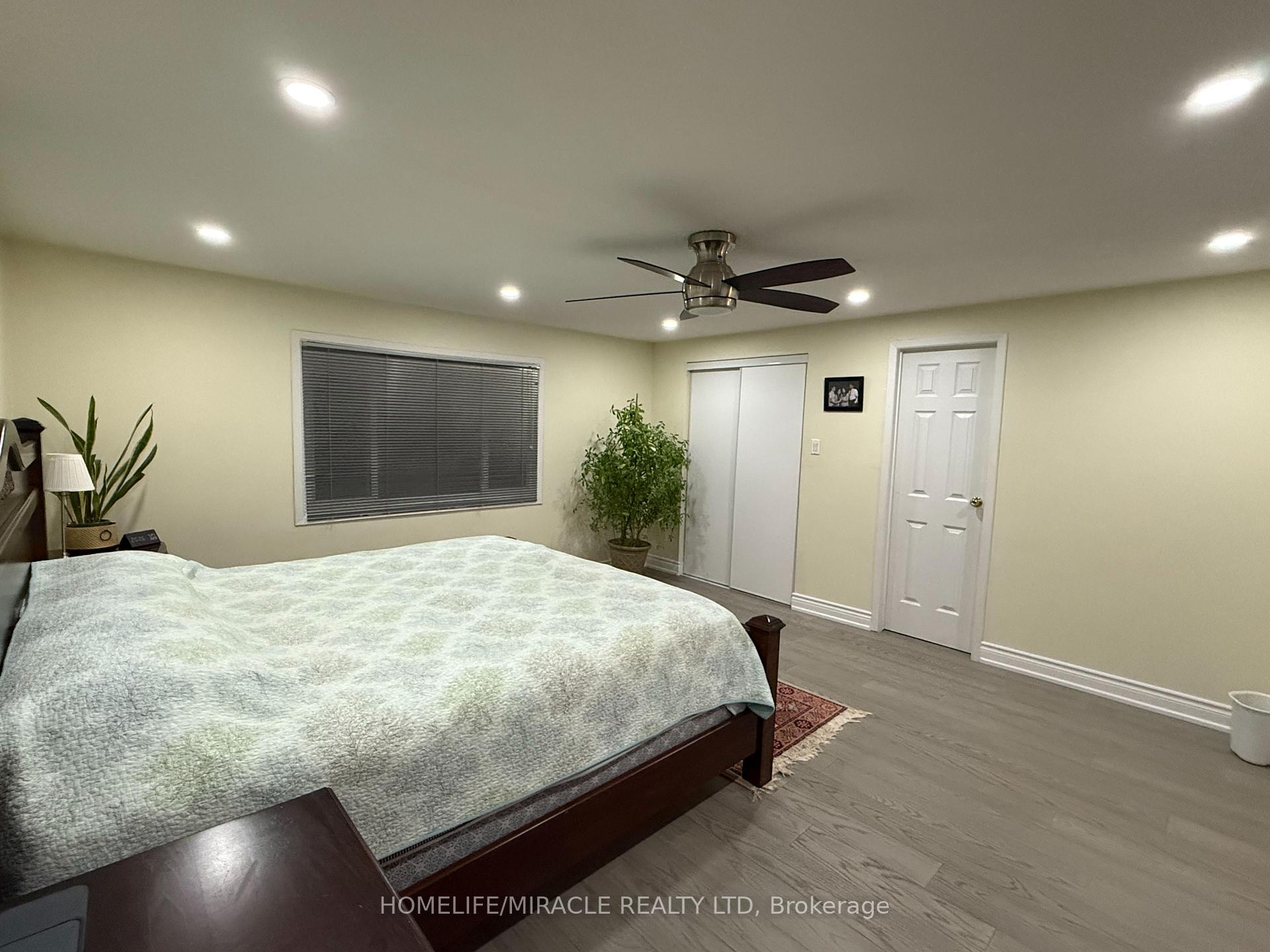 Photo 9 of 163 Mabley Crescent, Vaughan, Lakeview Estates — HOMEH