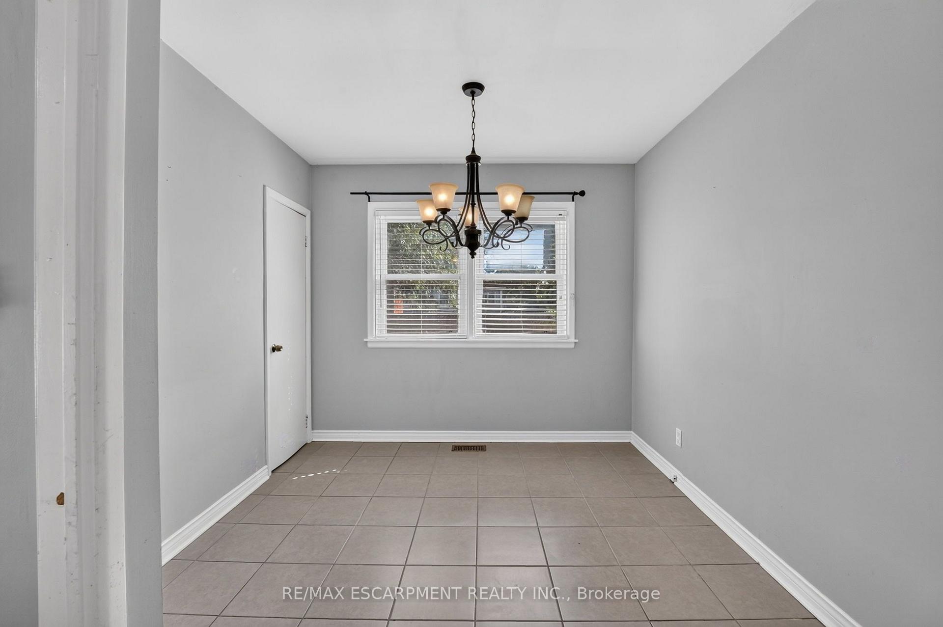 Photo 14 of 320 Mud Street, Grimsby, Grimsby Escarpment — HOMEH