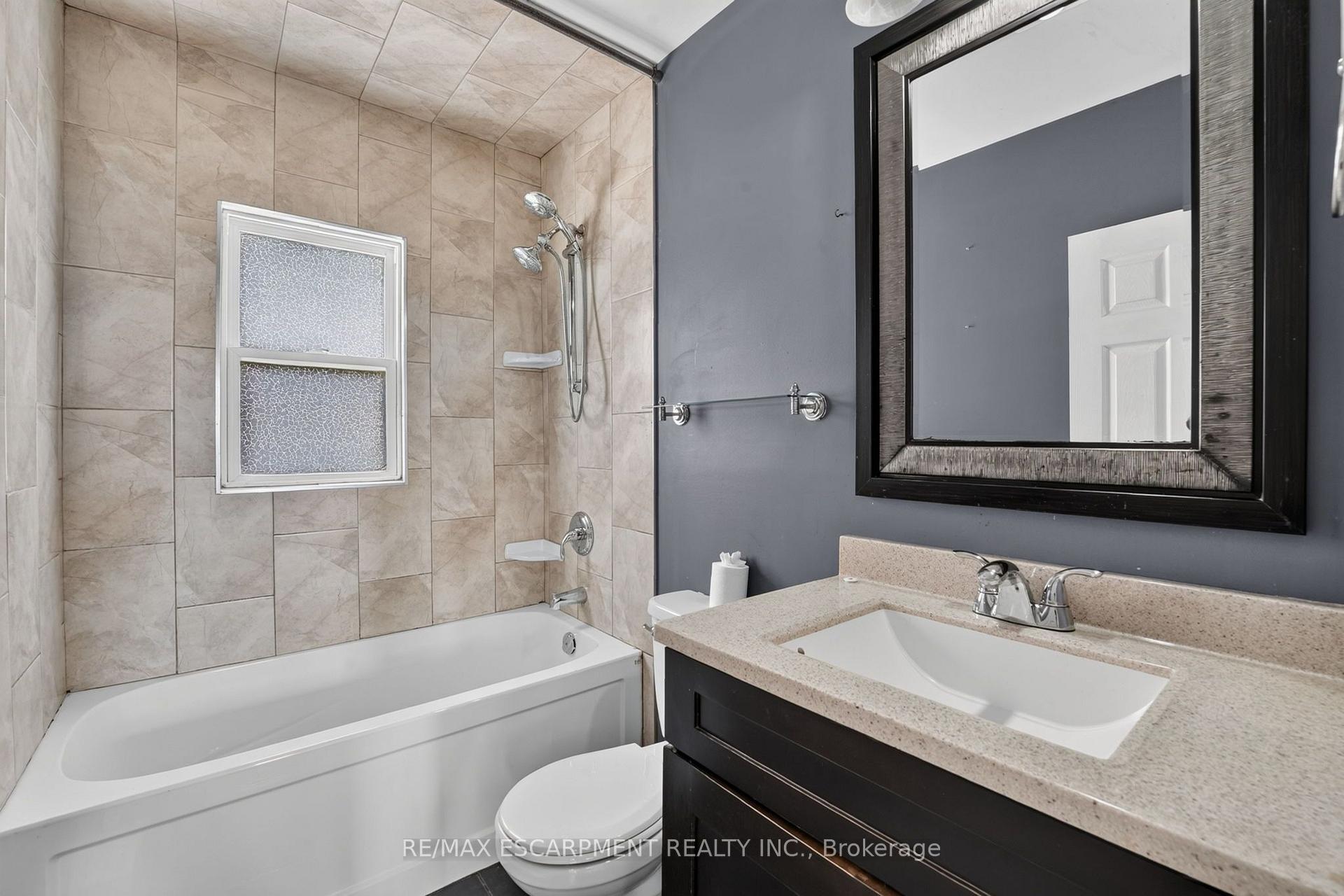 Photo 17 of 320 Mud Street, Grimsby, Grimsby Escarpment — HOMEH