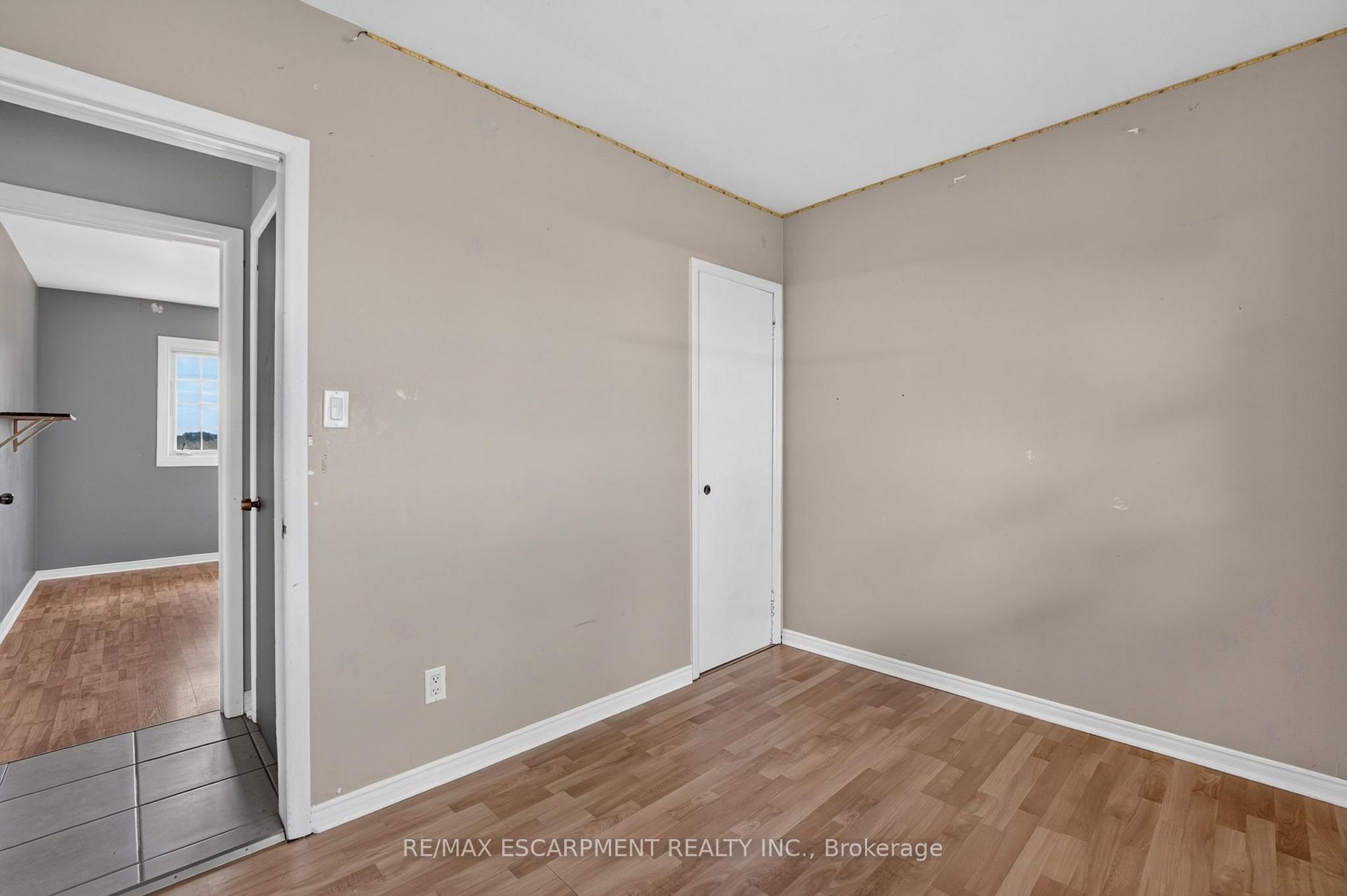 Photo 19 of 320 Mud Street, Grimsby, Grimsby Escarpment — HOMEH