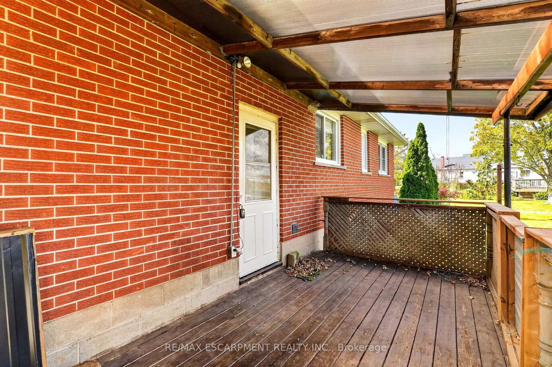 Photo 37 of 320 Mud Street, Grimsby, Grimsby Escarpment — HOMEH