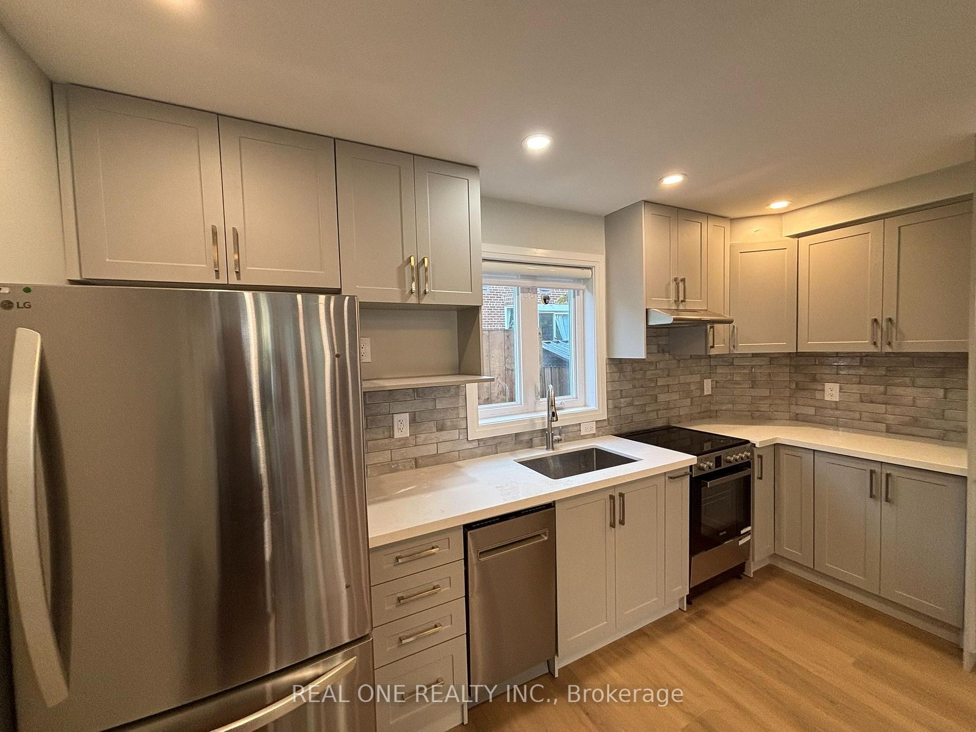 Photo 3 of Unit Laneway house, 90 Douglas Avenue, Toronto, Lawrence Park North — HOMEH