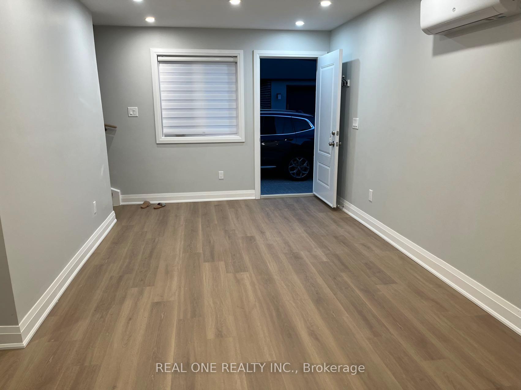 Photo 5 of Unit Laneway house, 90 Douglas Avenue, Toronto, Lawrence Park North — HOMEH