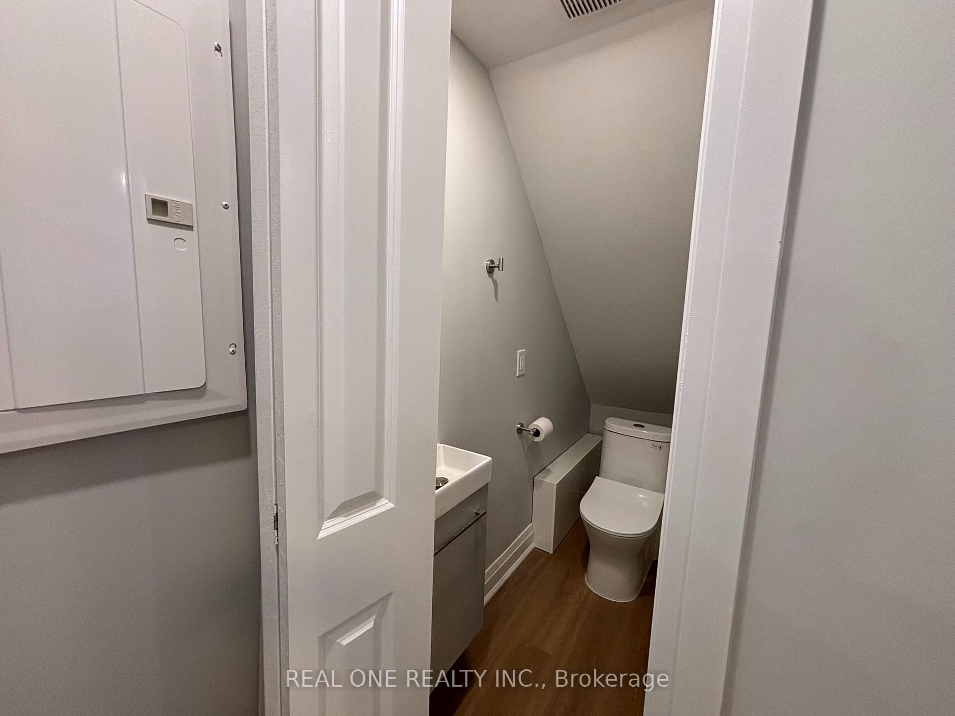 Photo 18 of Unit Laneway house, 90 Douglas Avenue, Toronto, Lawrence Park North — HOMEH