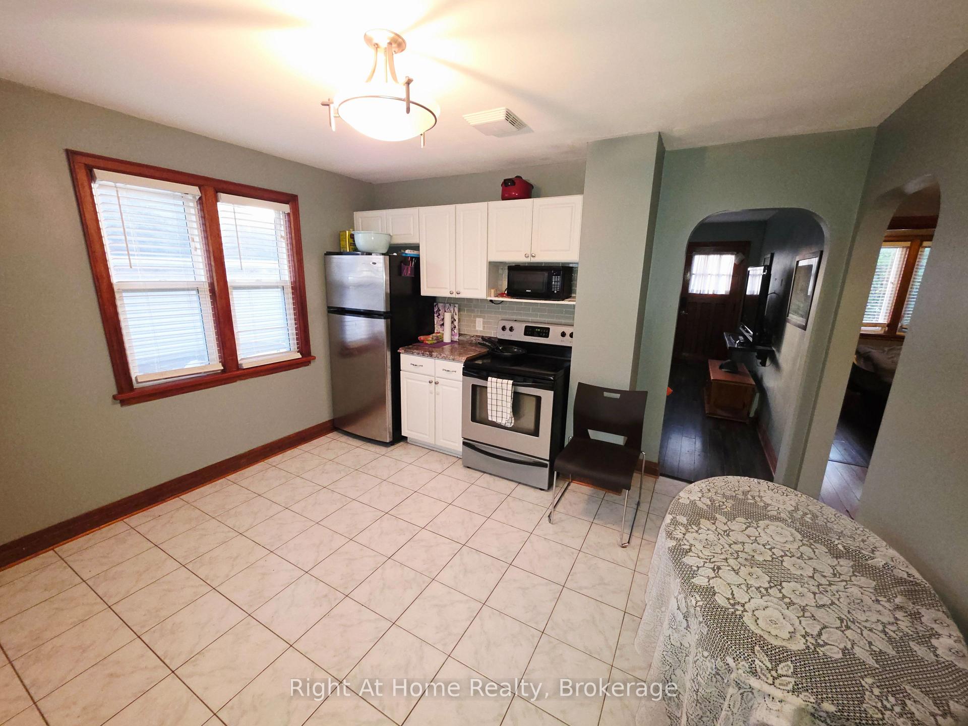 Photo 4 of 195 Empress Avenue S, Thunder Bay, West End — HOMEH