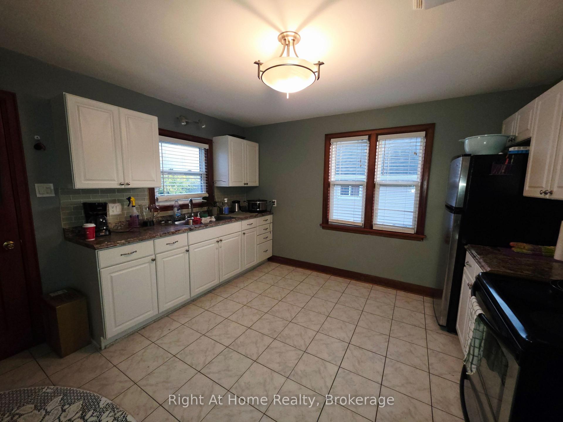 Photo 5 of 195 Empress Avenue S, Thunder Bay, West End — HOMEH