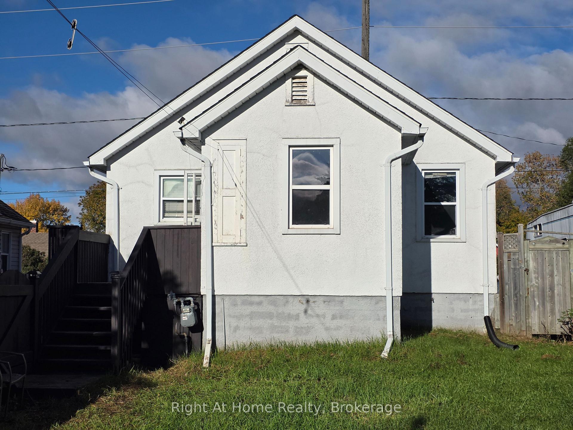 Photo 15 of 195 Empress Avenue S, Thunder Bay, West End — HOMEH