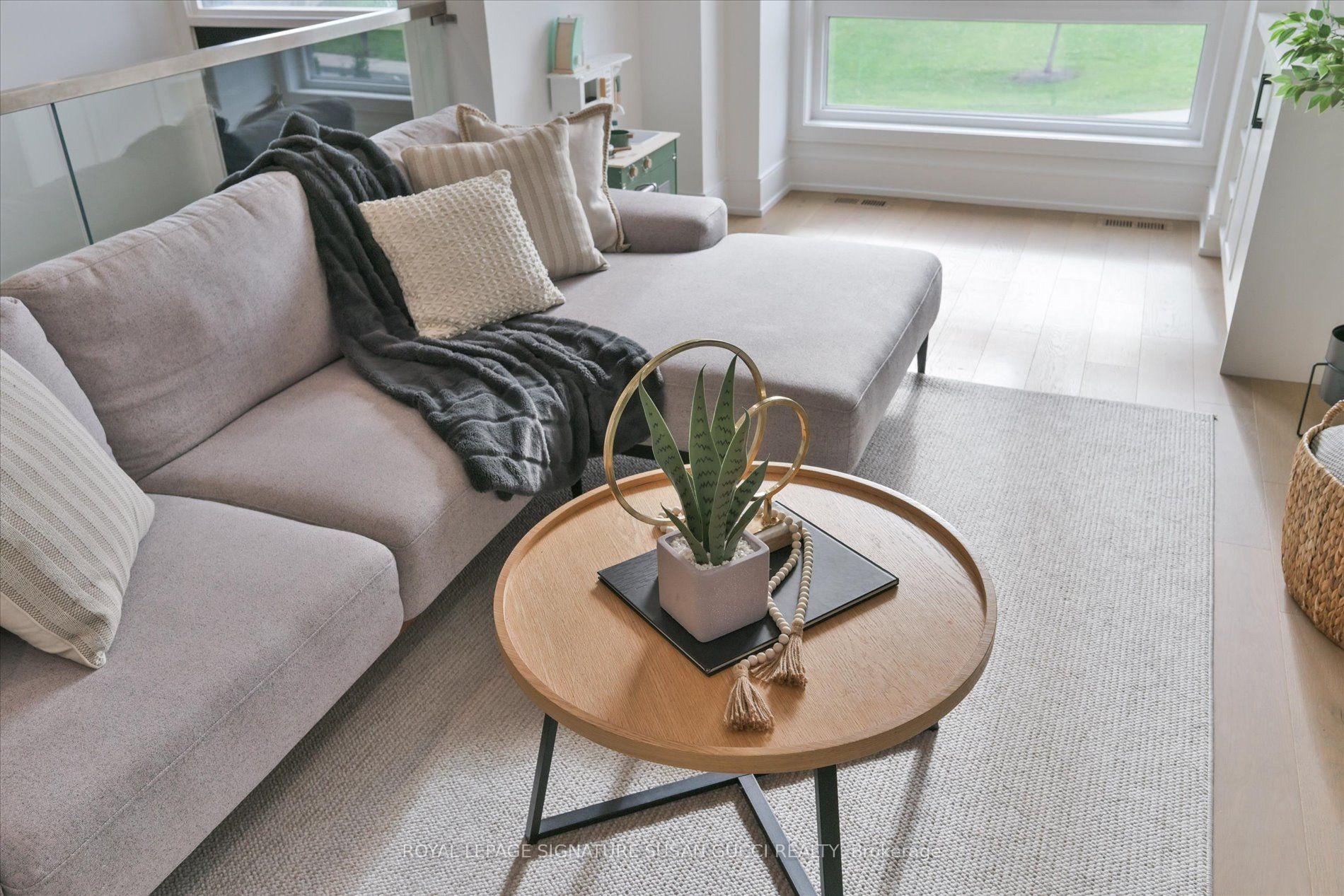 Photo 7 of 7A Everett Crescent, Toronto, Woodbine-Lumsden — HOMEH