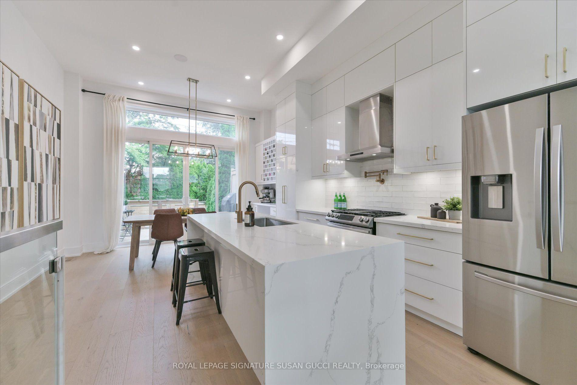 Photo 8 of 7A Everett Crescent, Toronto, Woodbine-Lumsden — HOMEH