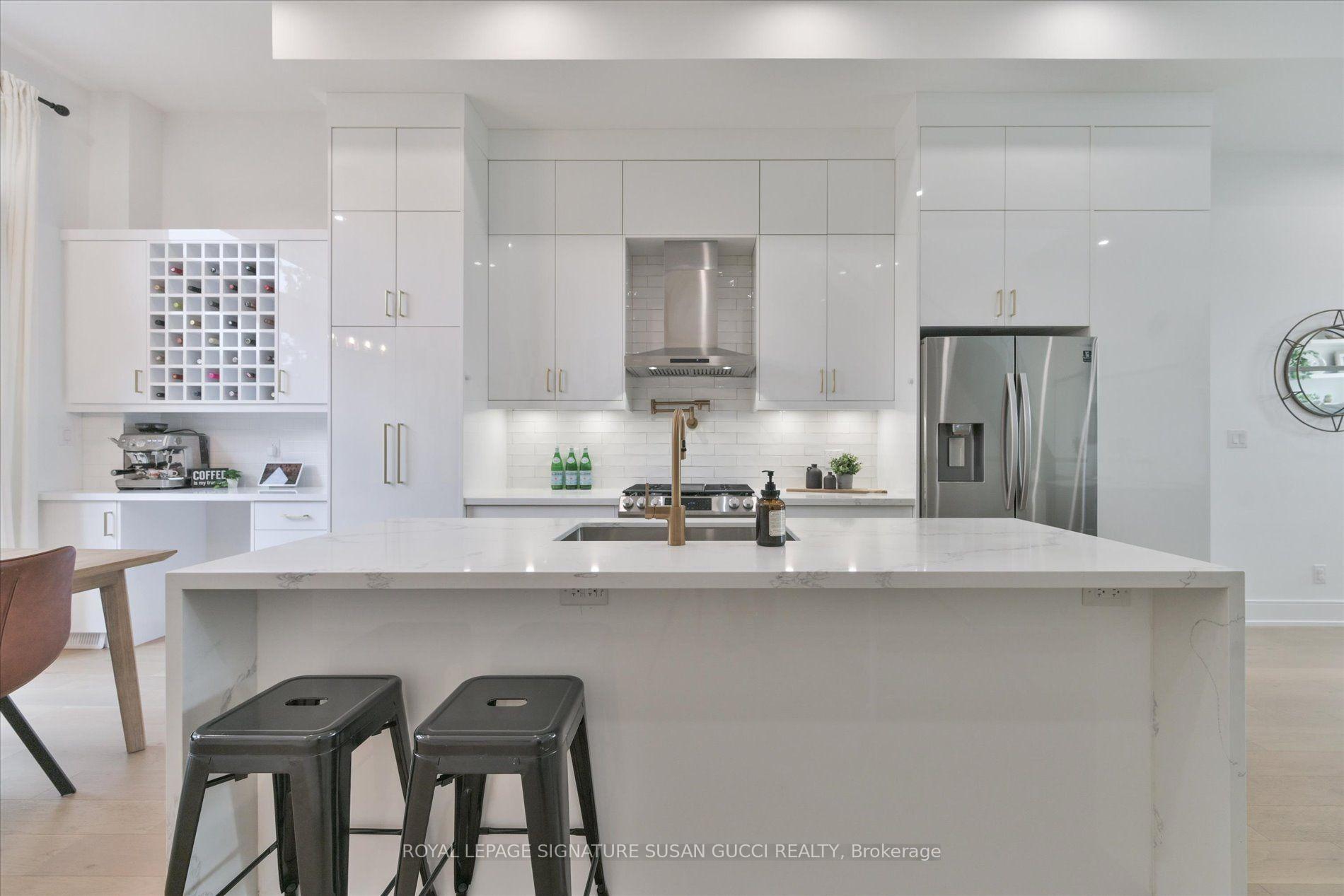 Photo 11 of 7A Everett Crescent, Toronto, Woodbine-Lumsden — HOMEH