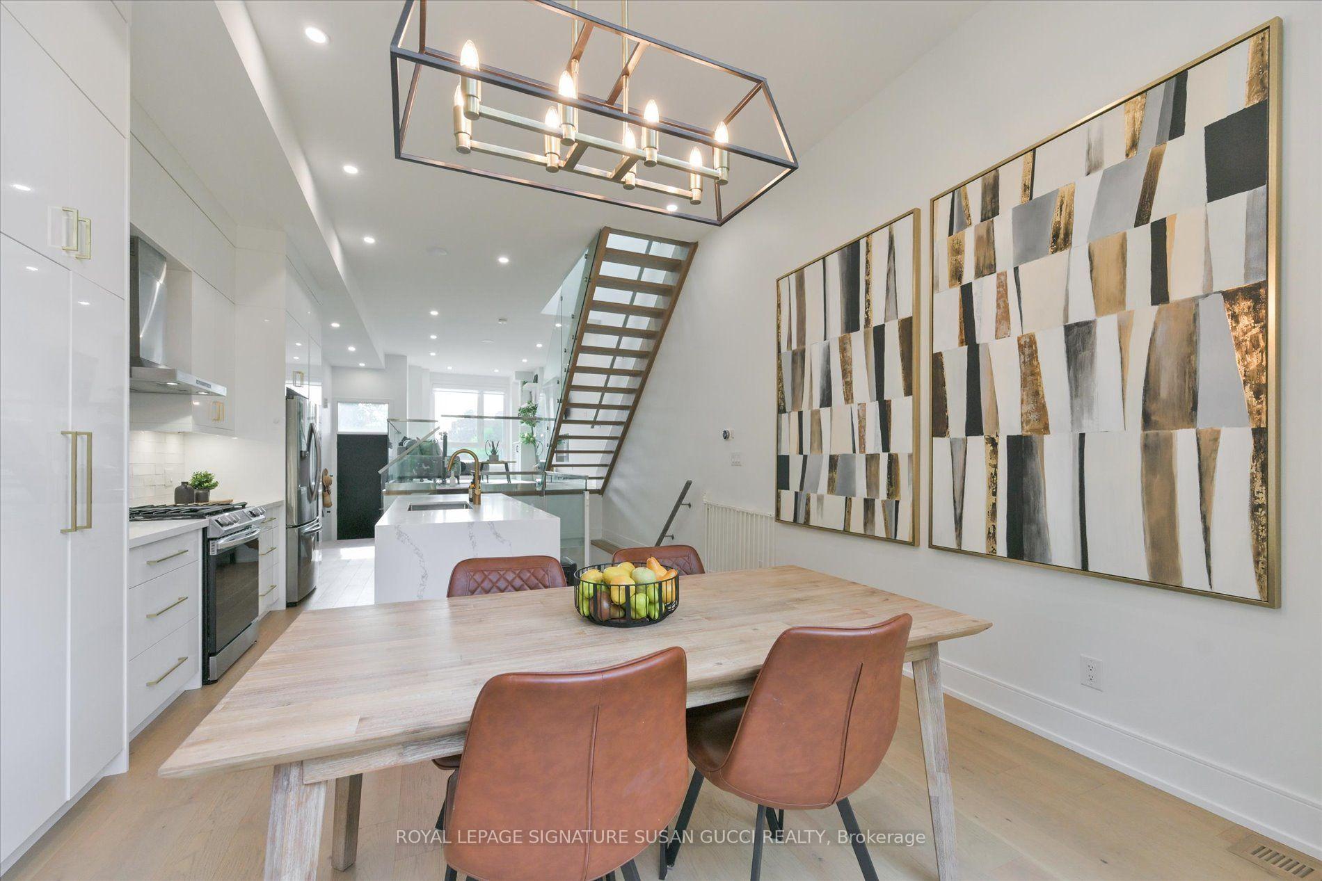 Photo 13 of 7A Everett Crescent, Toronto, Woodbine-Lumsden — HOMEH