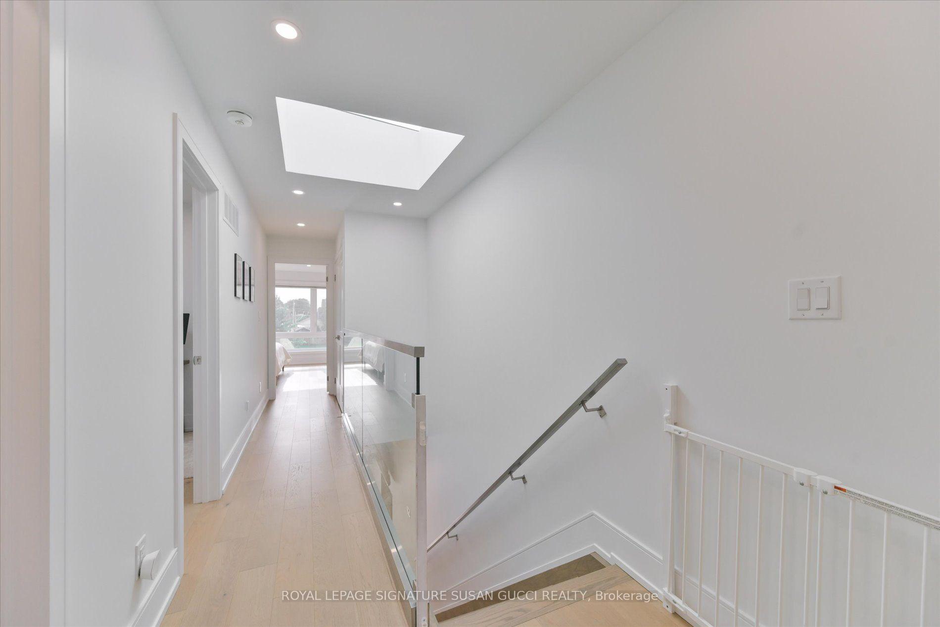 Photo 16 of 7A Everett Crescent, Toronto, Woodbine-Lumsden — HOMEH