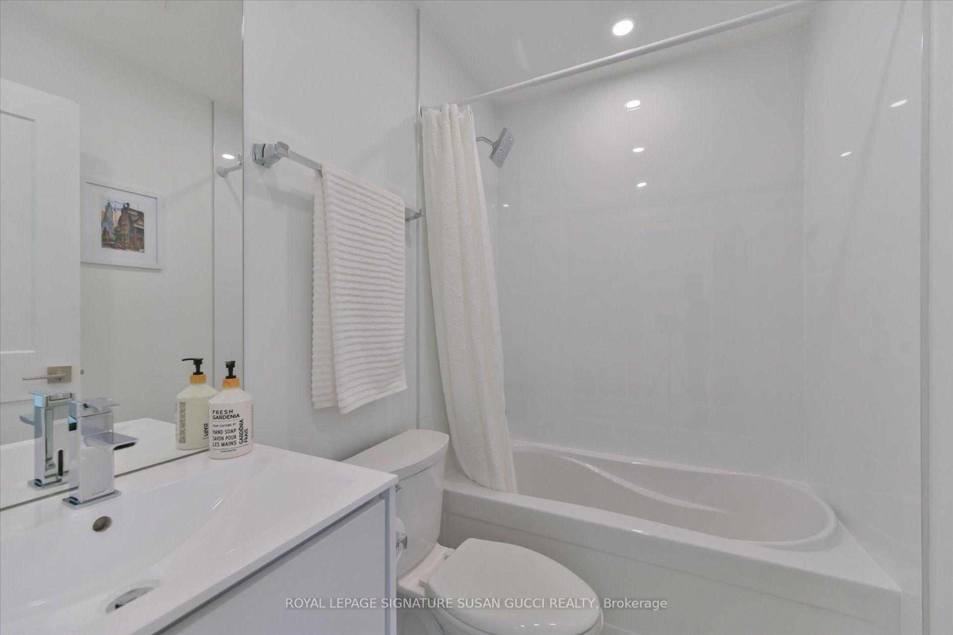 Photo 26 of 7A Everett Crescent, Toronto, Woodbine-Lumsden — HOMEH