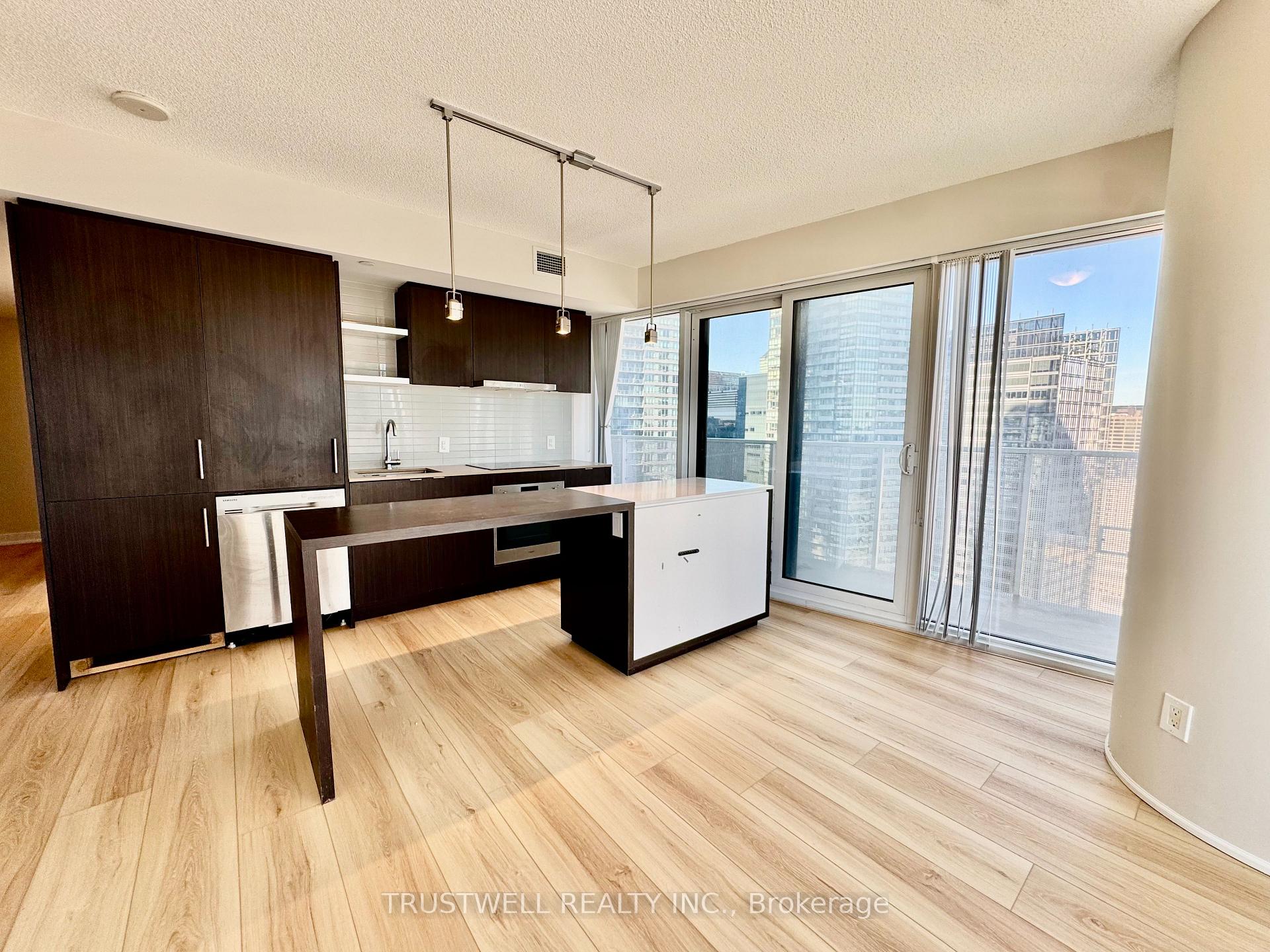 Photo 4 of Unit 3404, 88 Harbour Street, Toronto, Waterfront Communities — HOMEH