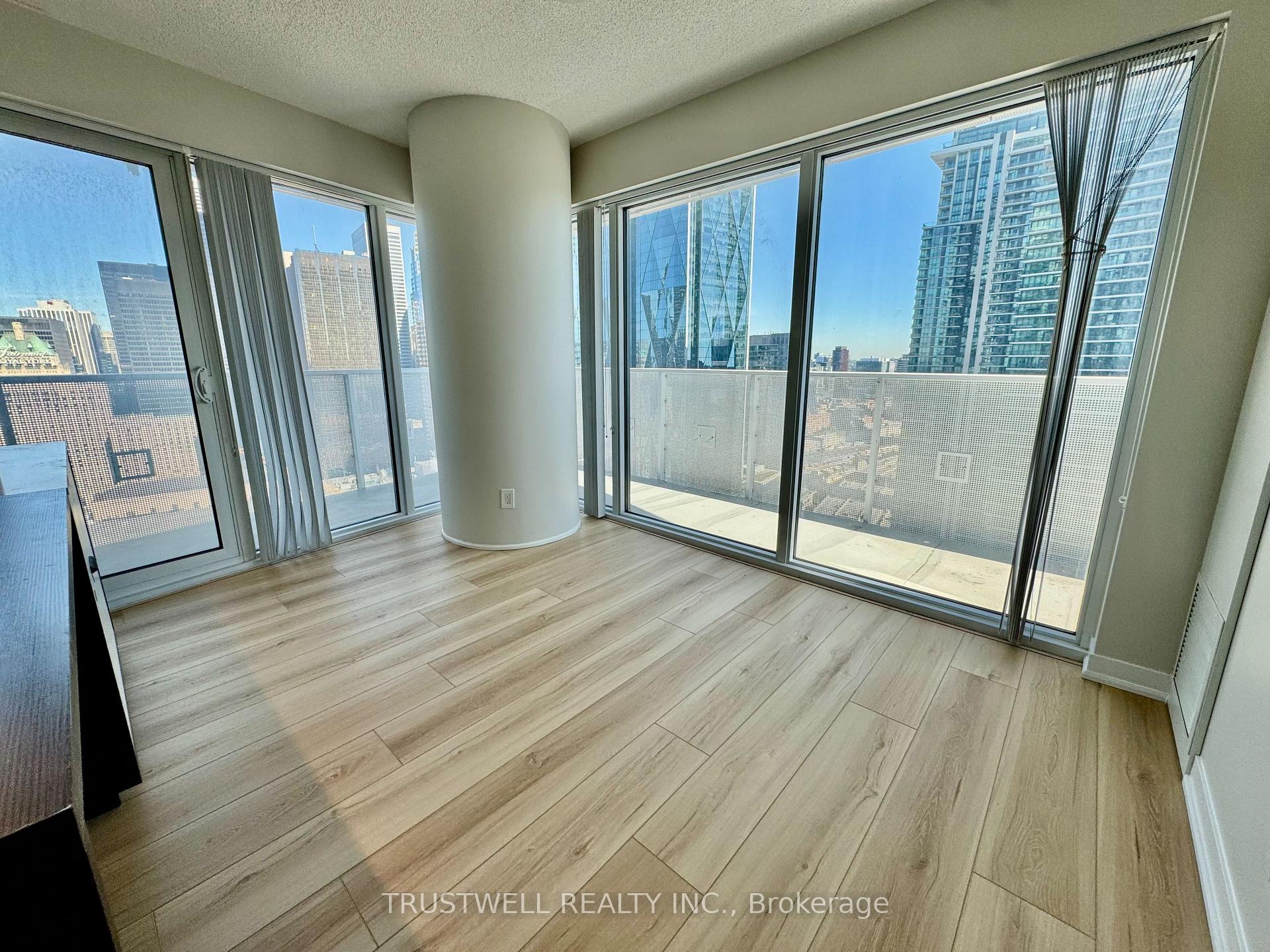 Photo 6 of Unit 3404, 88 Harbour Street, Toronto, Waterfront Communities — HOMEH