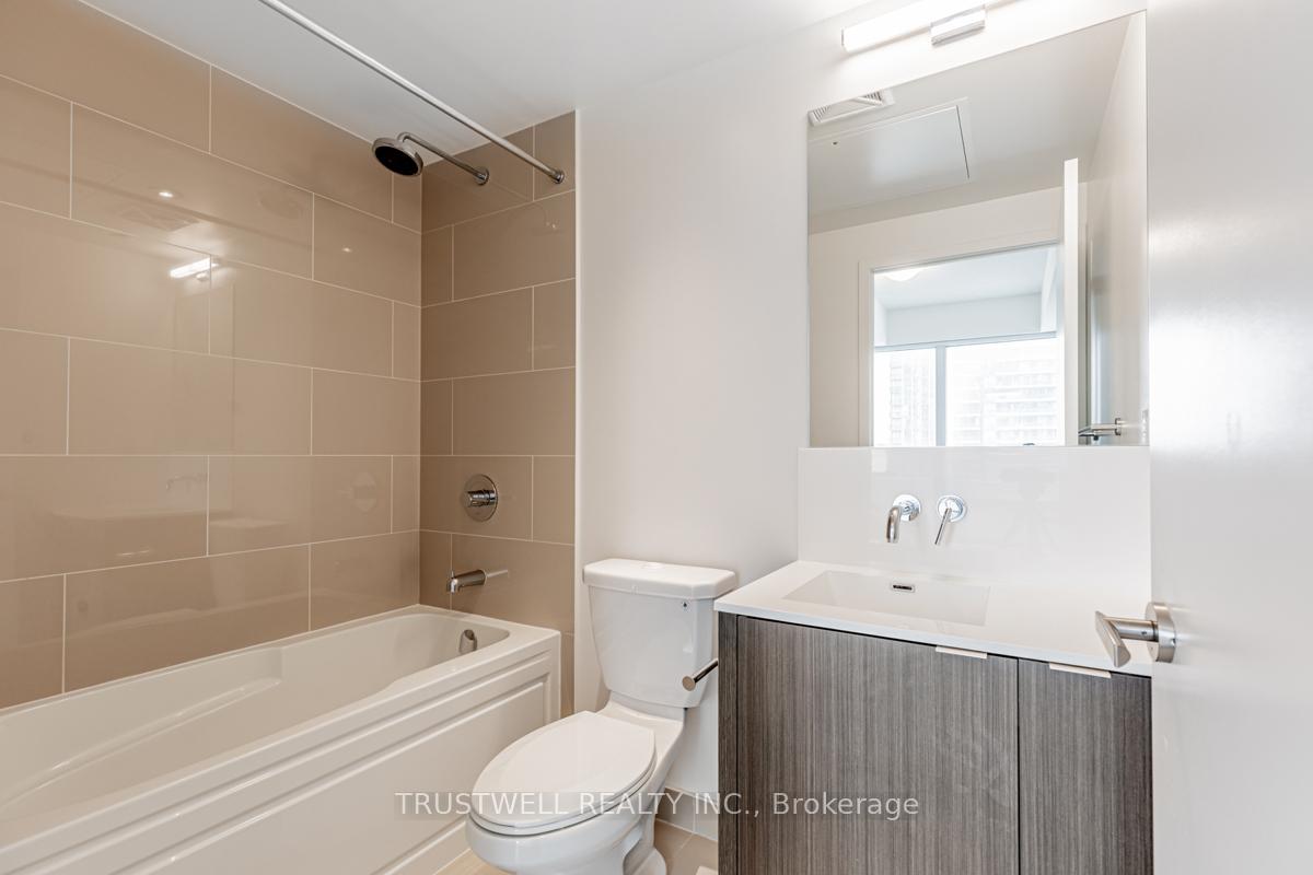 Photo 8 of Unit 3404, 88 Harbour Street, Toronto, Waterfront Communities — HOMEH