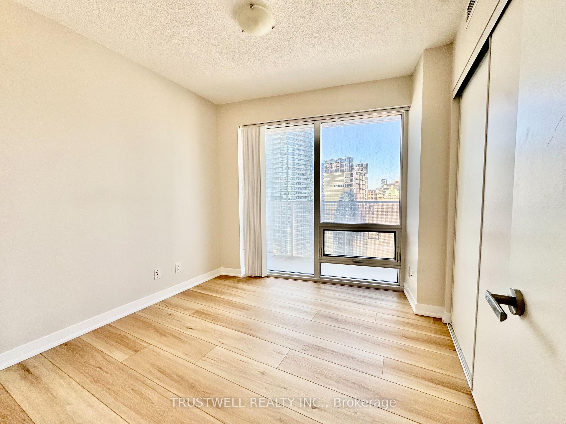 Photo 9 of Unit 3404, 88 Harbour Street, Toronto, Waterfront Communities — HOMEH