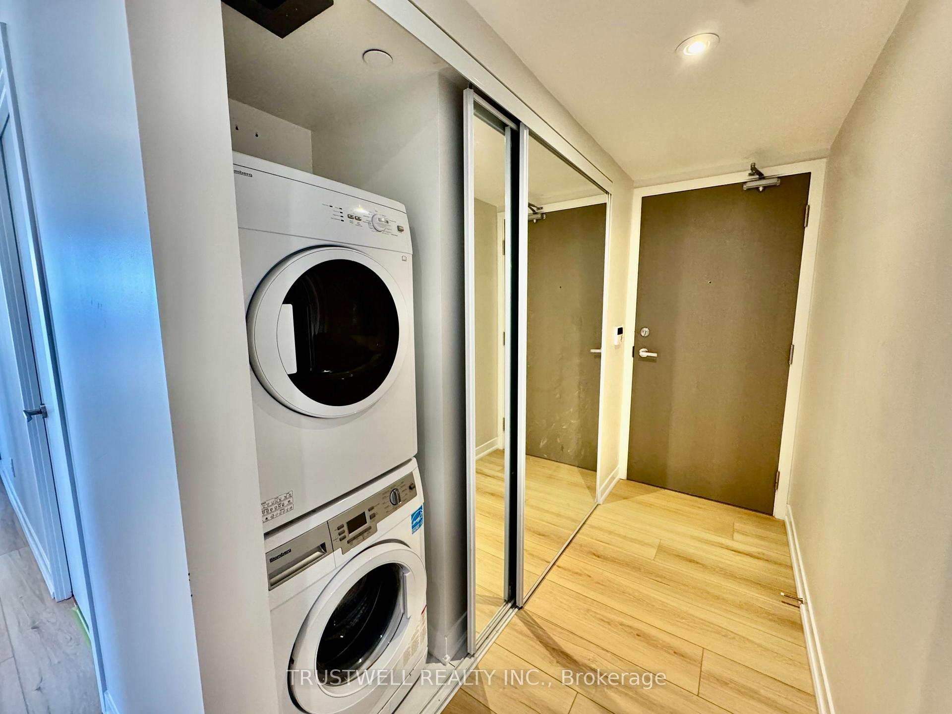 Photo 11 of Unit 3404, 88 Harbour Street, Toronto, Waterfront Communities — HOMEH