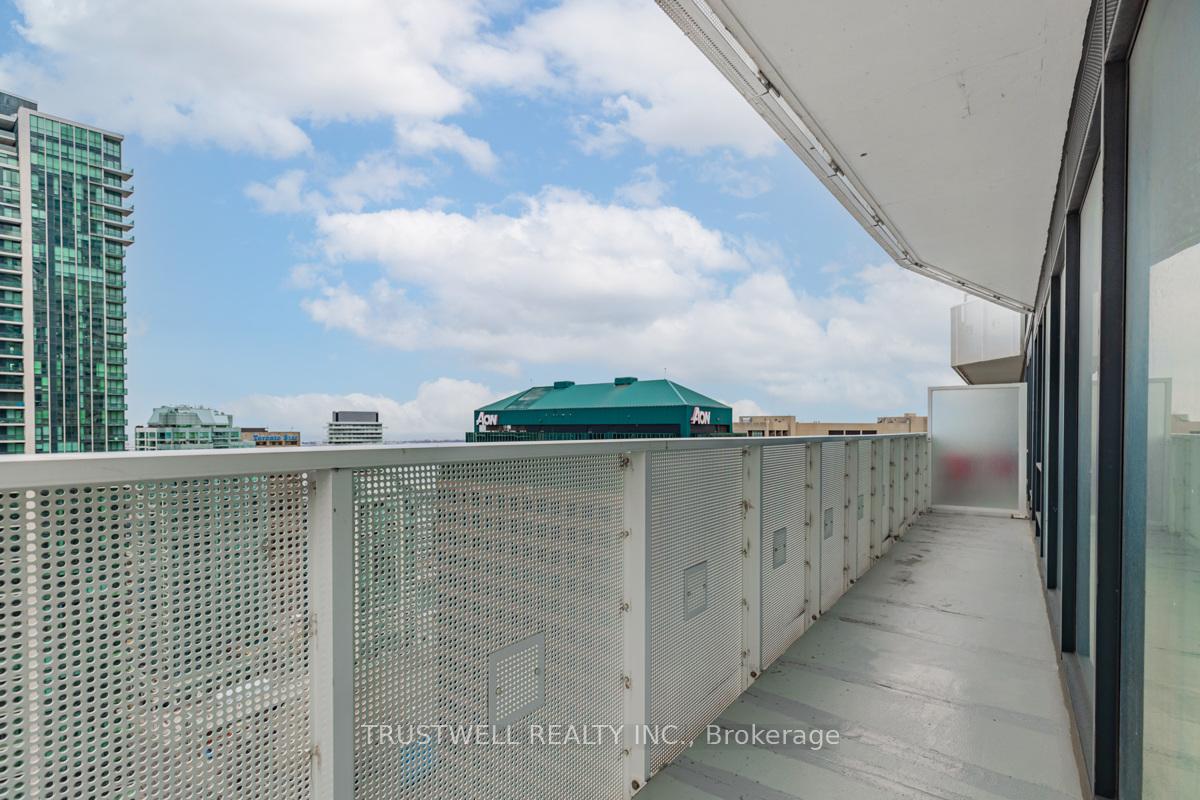 Photo 13 of Unit 3404, 88 Harbour Street, Toronto, Waterfront Communities — HOMEH