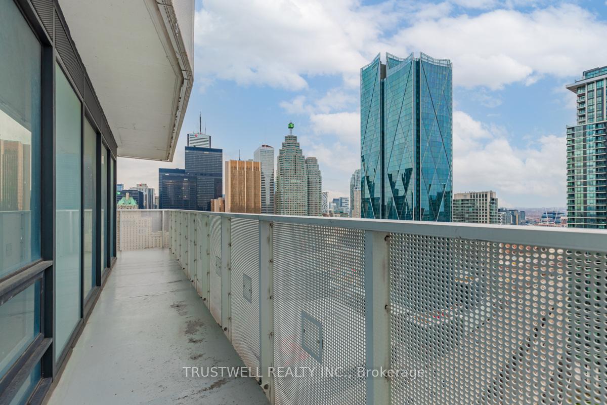 Photo 14 of Unit 3404, 88 Harbour Street, Toronto, Waterfront Communities — HOMEH