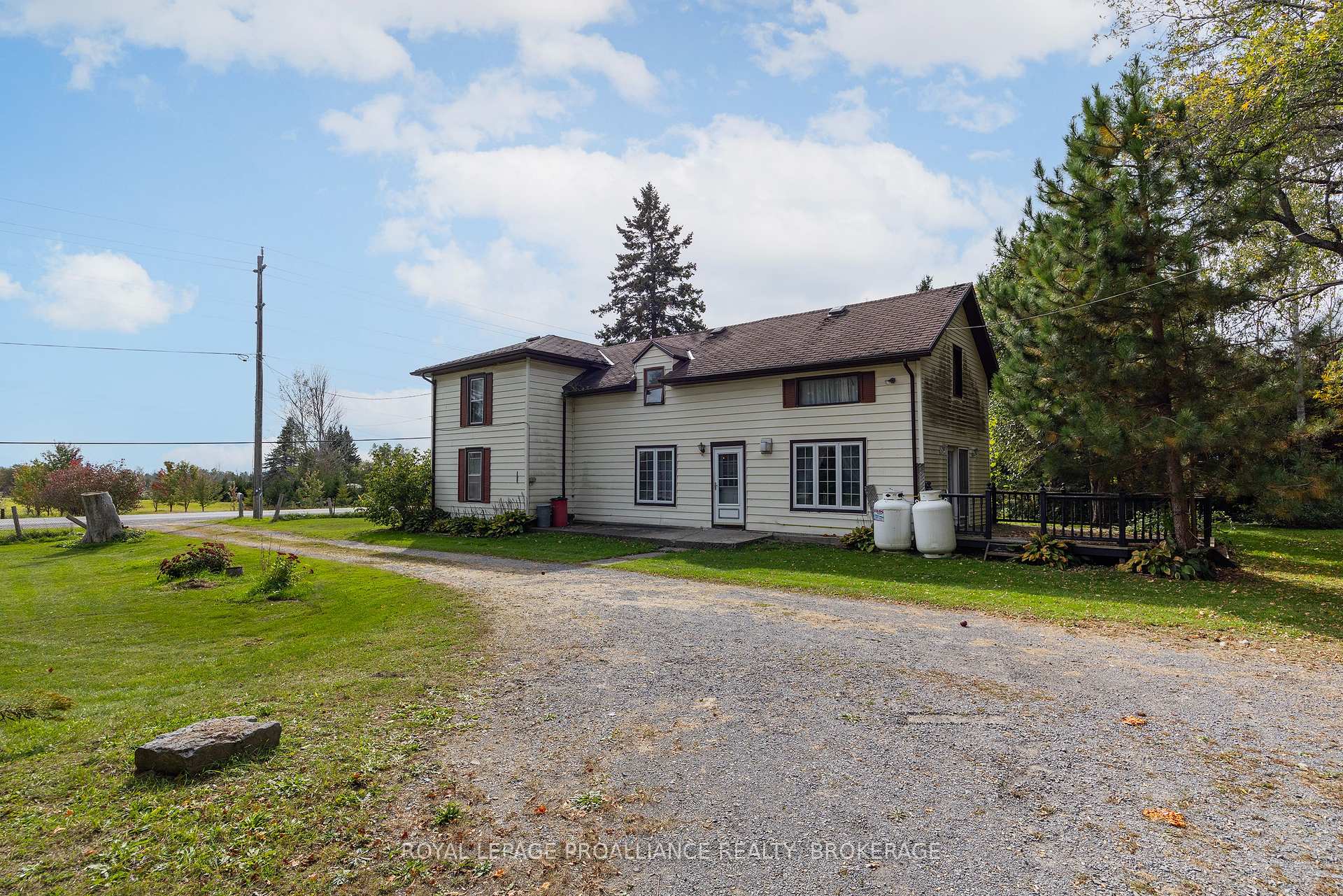 Photo 8 of 5941 County Road 2, Loyalist, Lennox and Addington - South — HOMEH