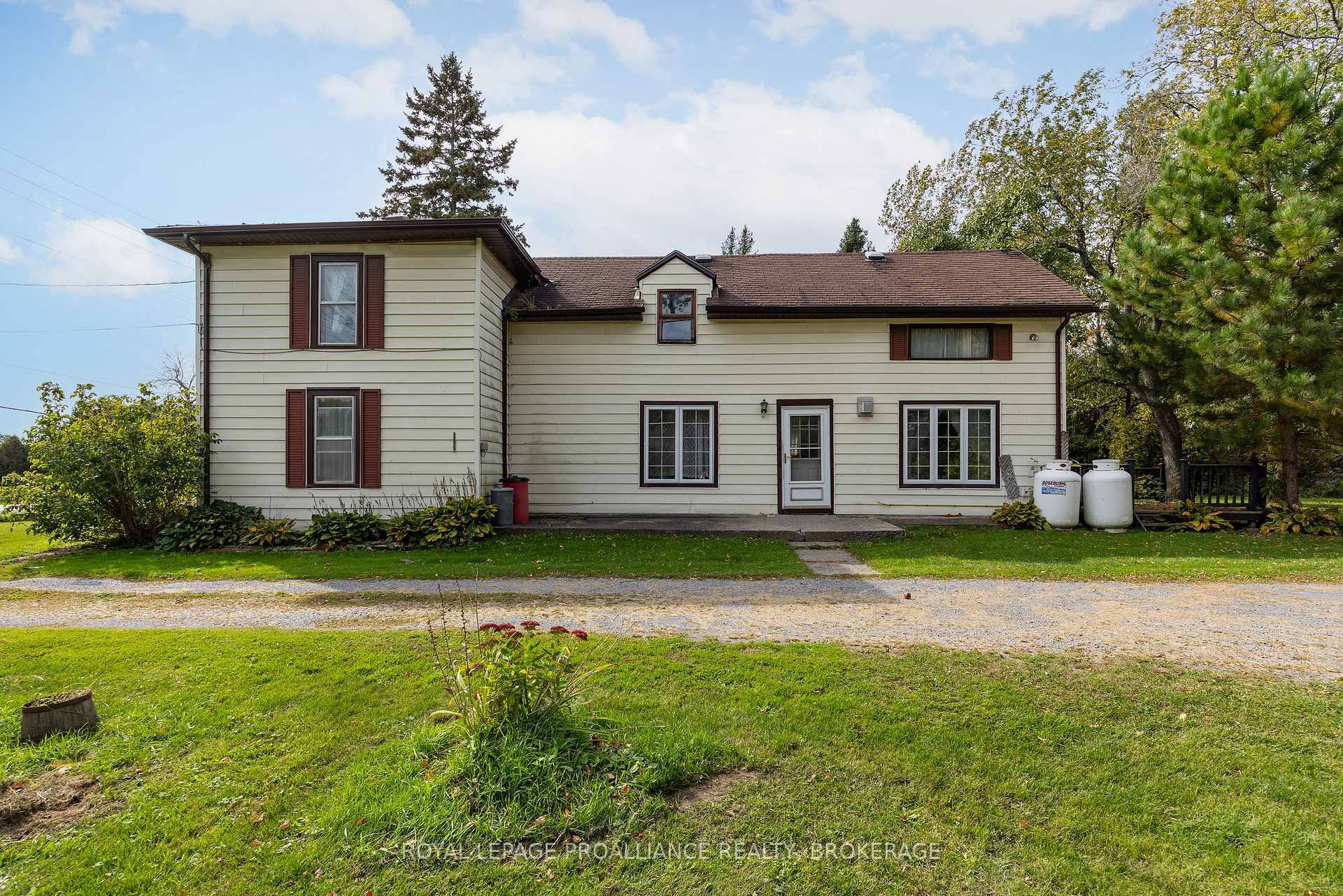 Photo 9 of 5941 County Road 2, Loyalist, Lennox and Addington - South — HOMEH