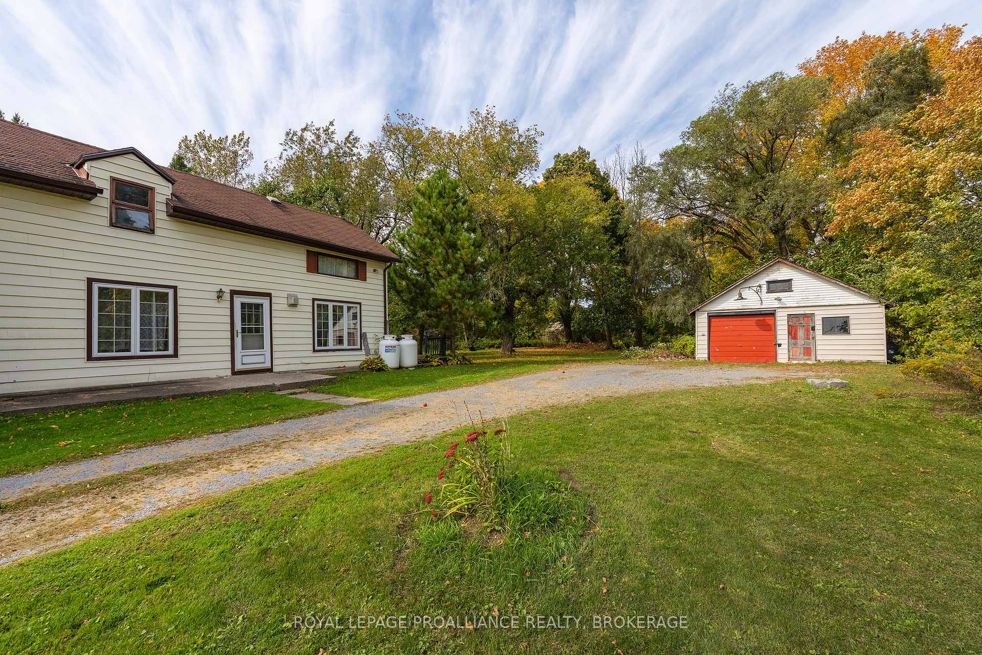 Photo 13 of 5941 County Road 2, Loyalist, Lennox and Addington - South — HOMEH