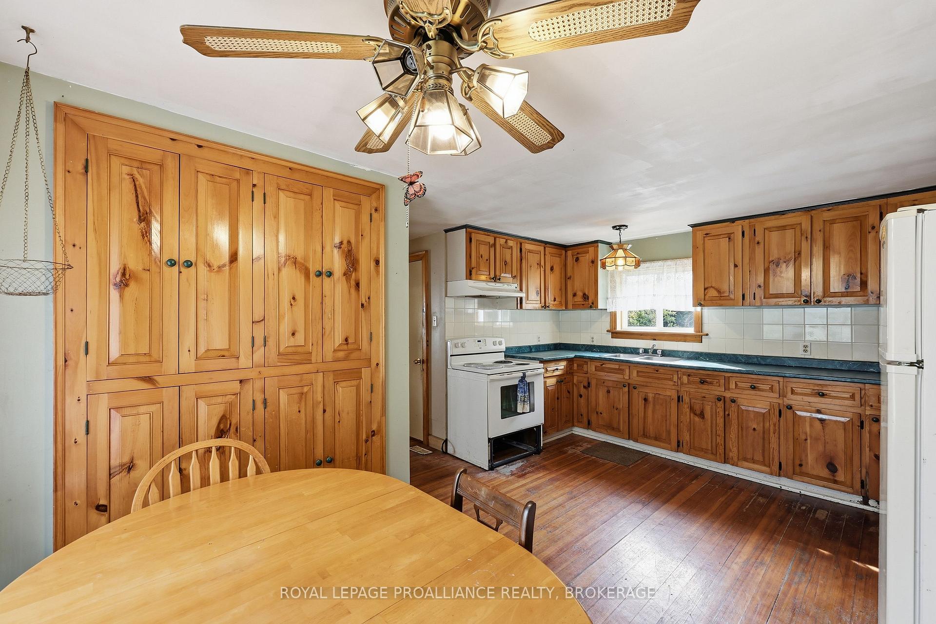 Photo 23 of 5941 County Road 2, Loyalist, Lennox and Addington - South — HOMEH