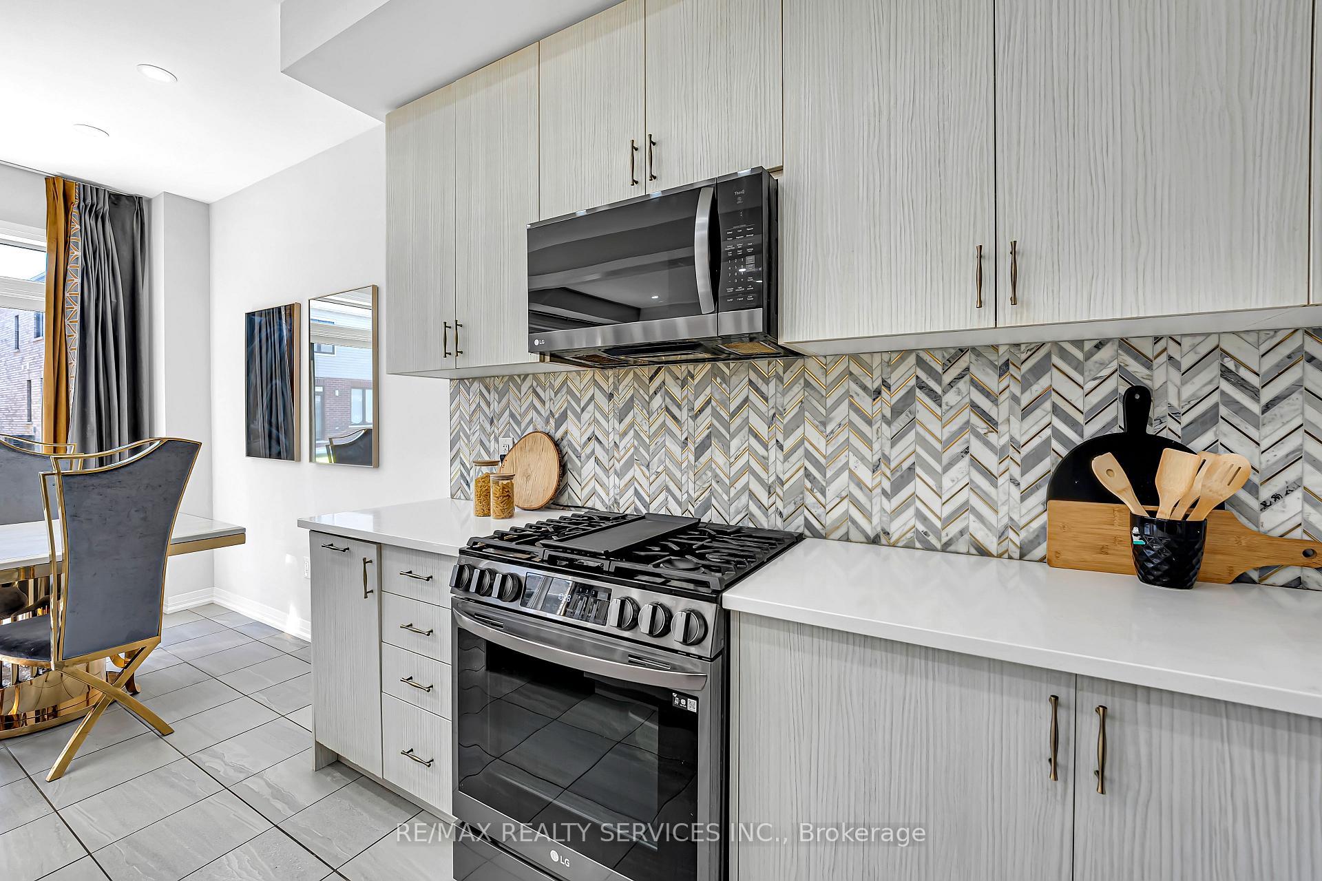 Photo 16 of 13 Steadman Street, Cambridge, Westview — HOMEH