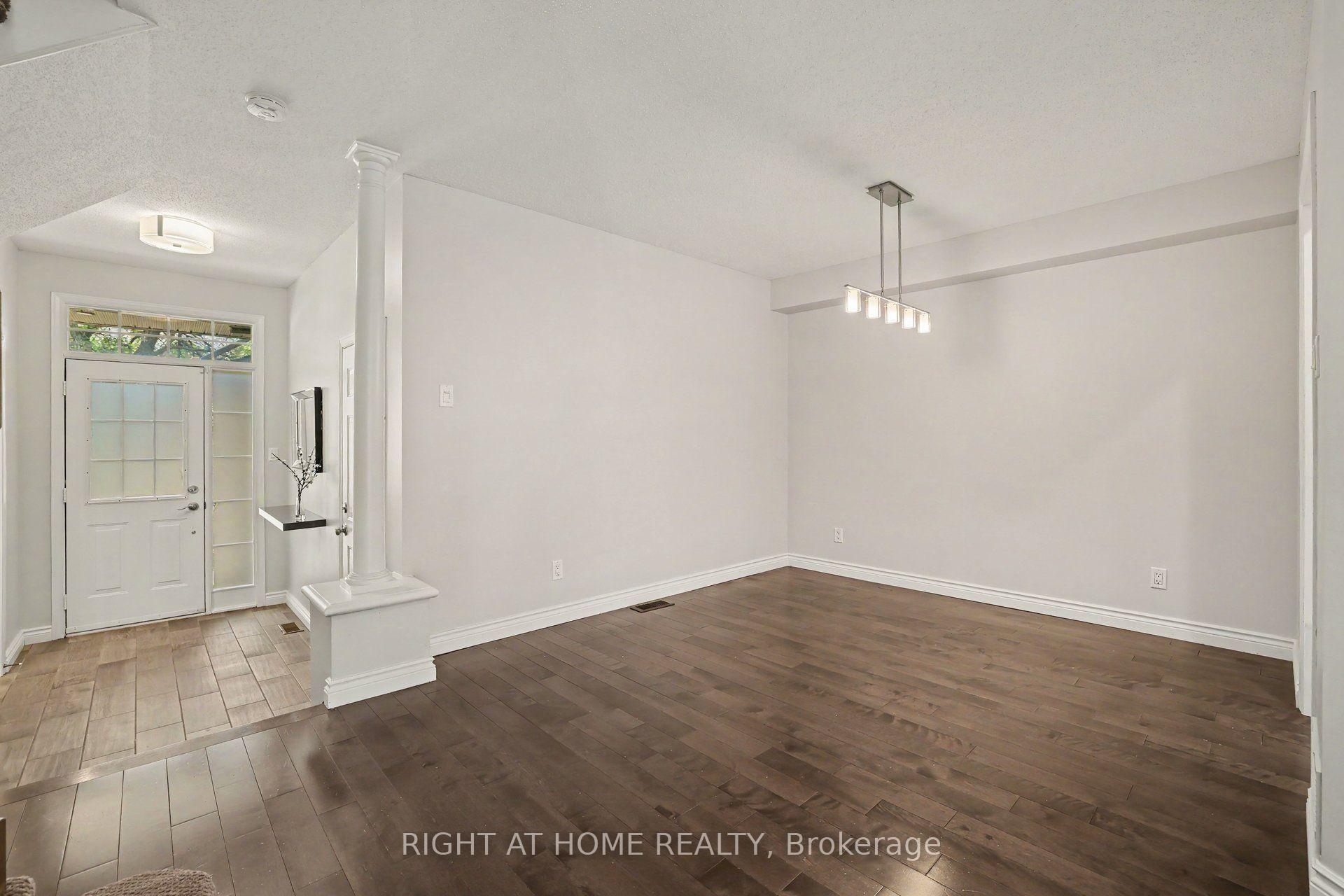 Photo 5 of 21 Kettleby Street, Ottawa, Kanata - Beaverbrook — HOMEH
